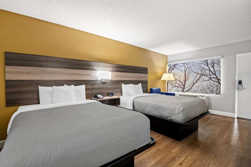 Inn Quality Near Blue Spring 2*