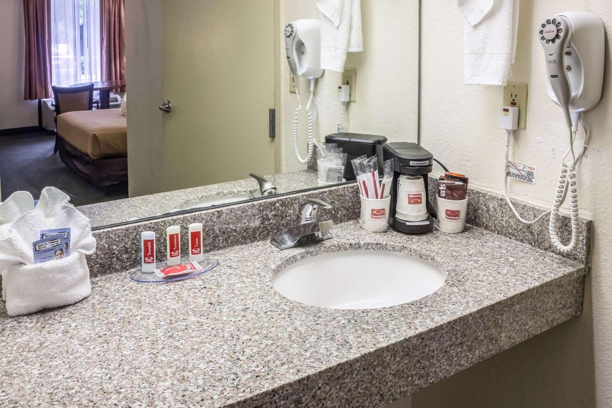 Lodge Econo Palm Coast