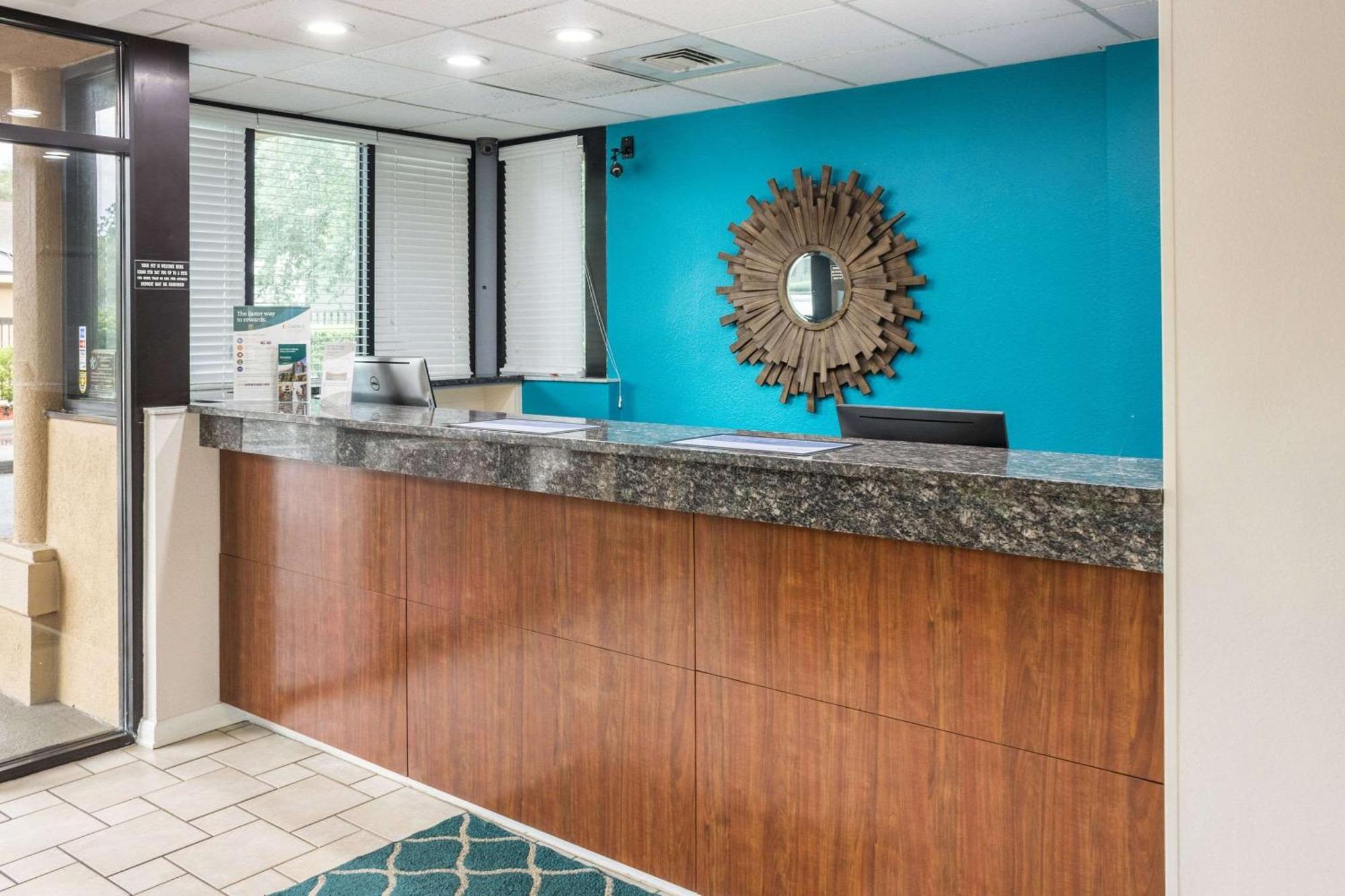 Lodge Econo Palm Coast