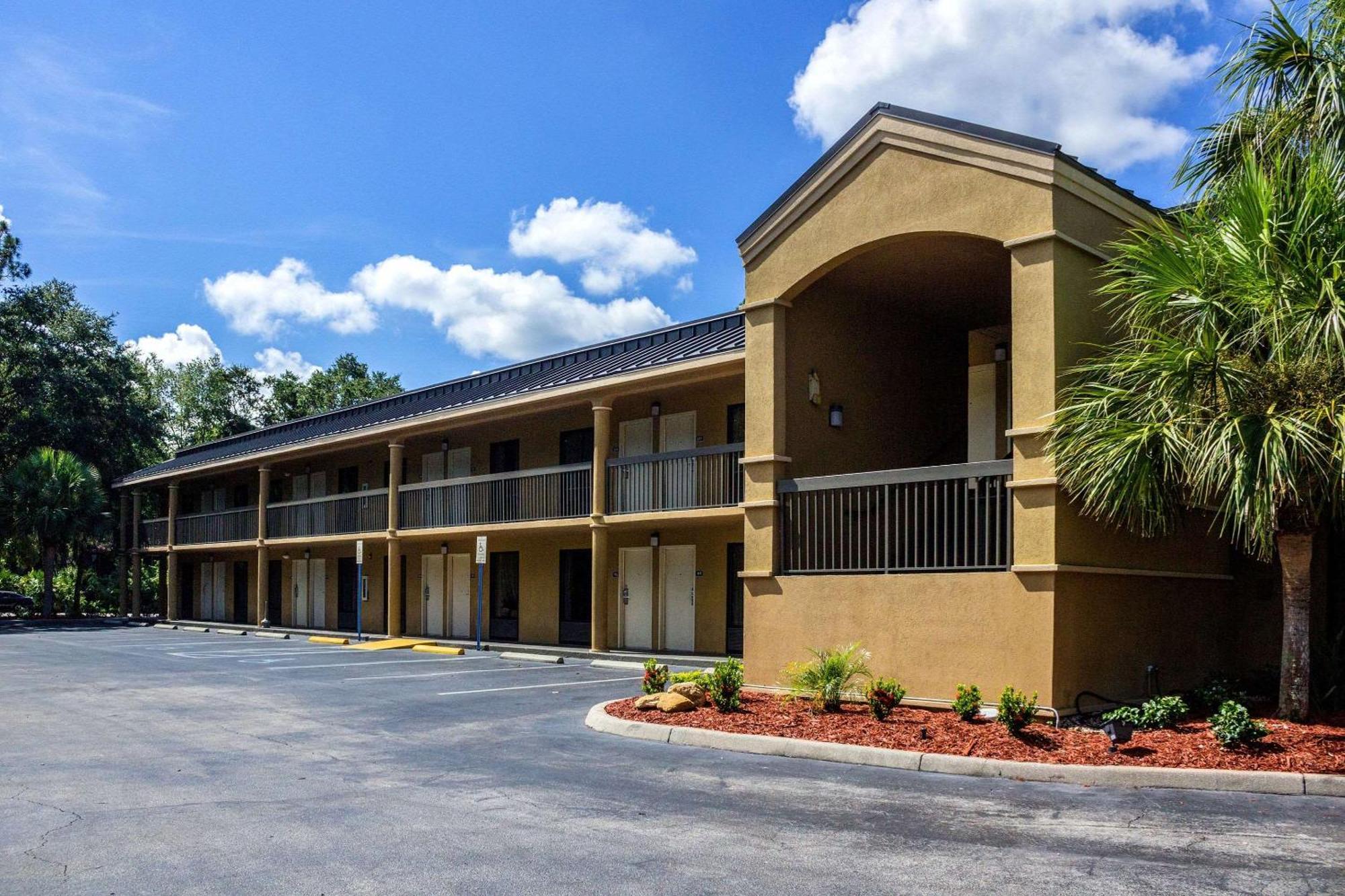 Econo * Palm Coast