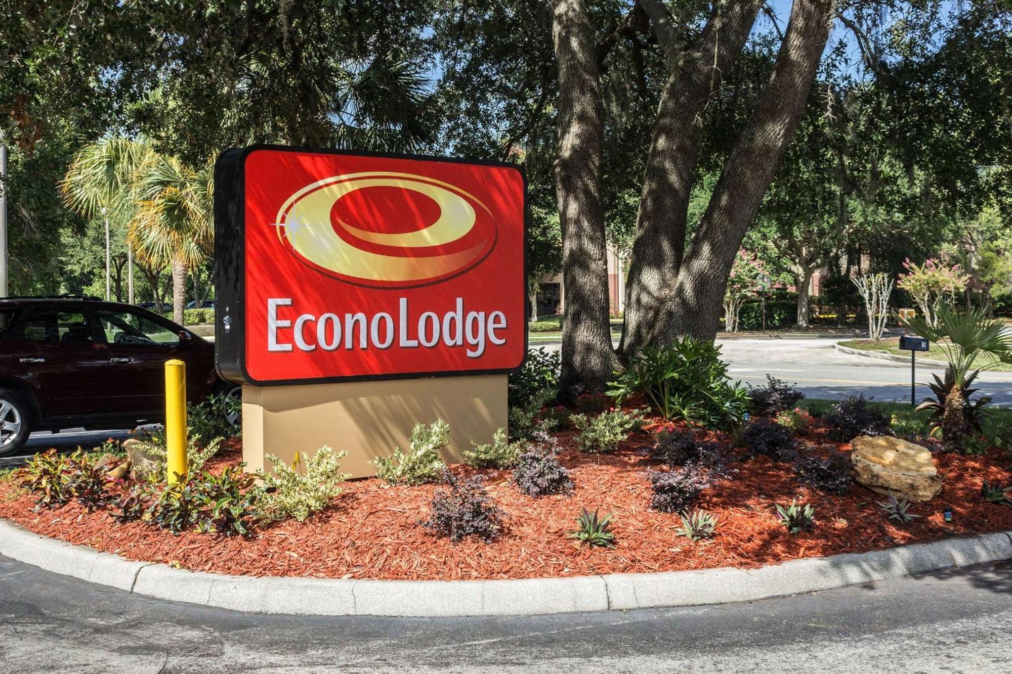 Econo Lodge *