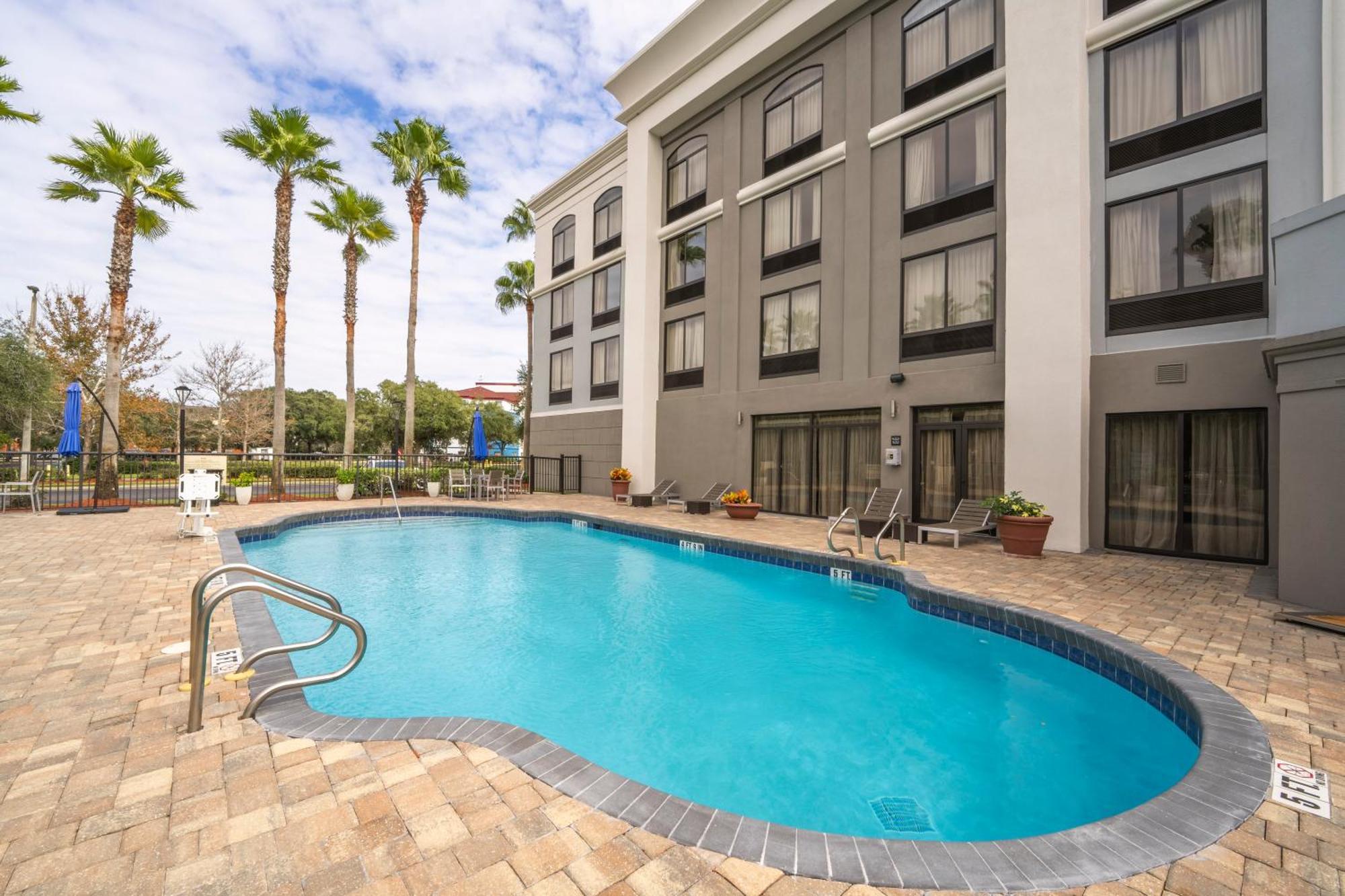 Hotel Hampton South/i-95 At Jtb 3*