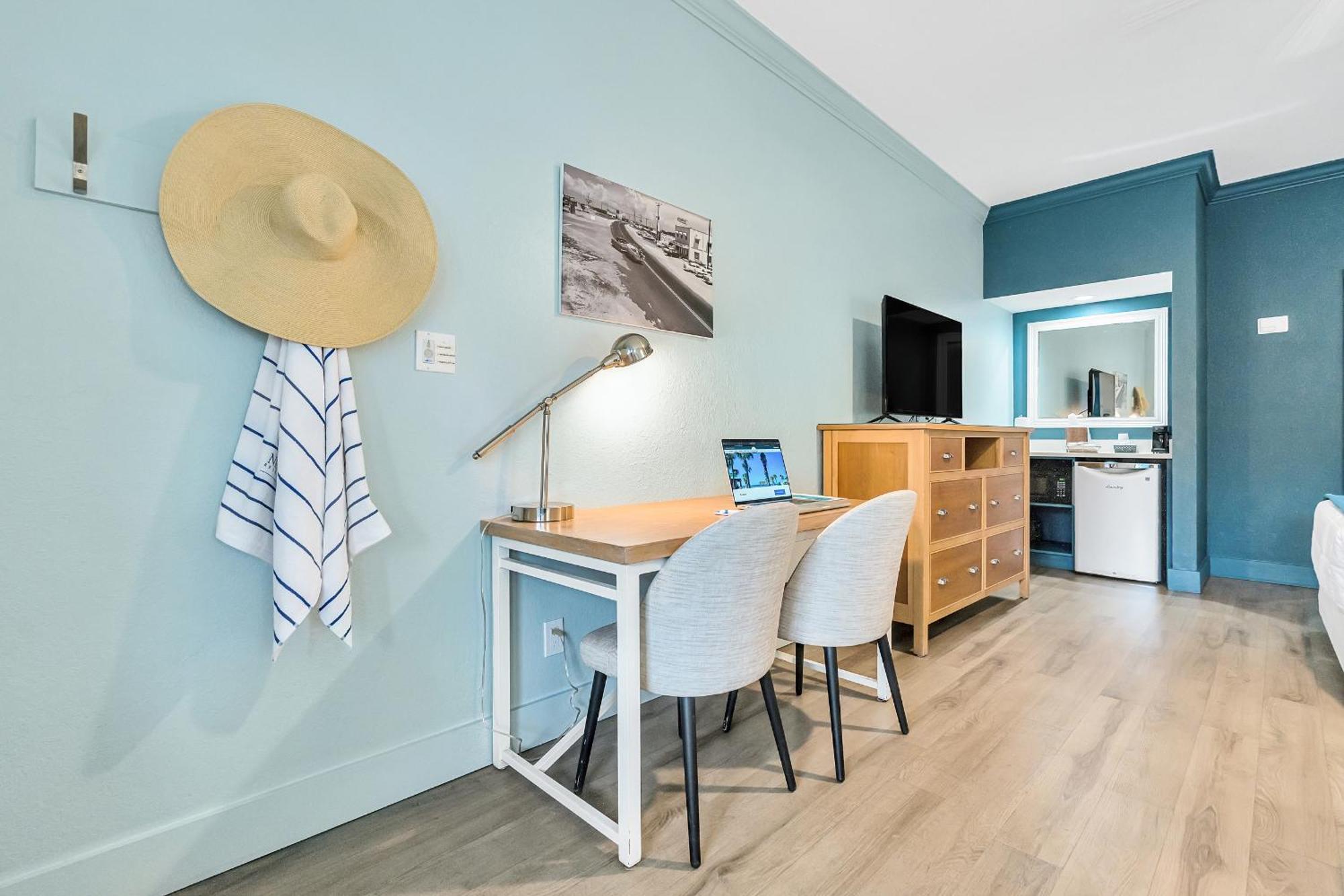 Beachside Hotel