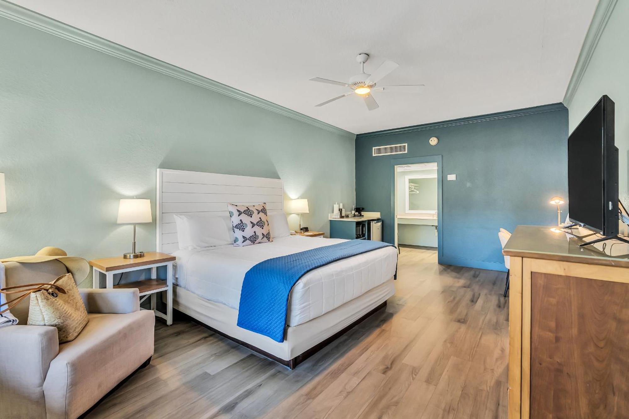 Beachside 3*