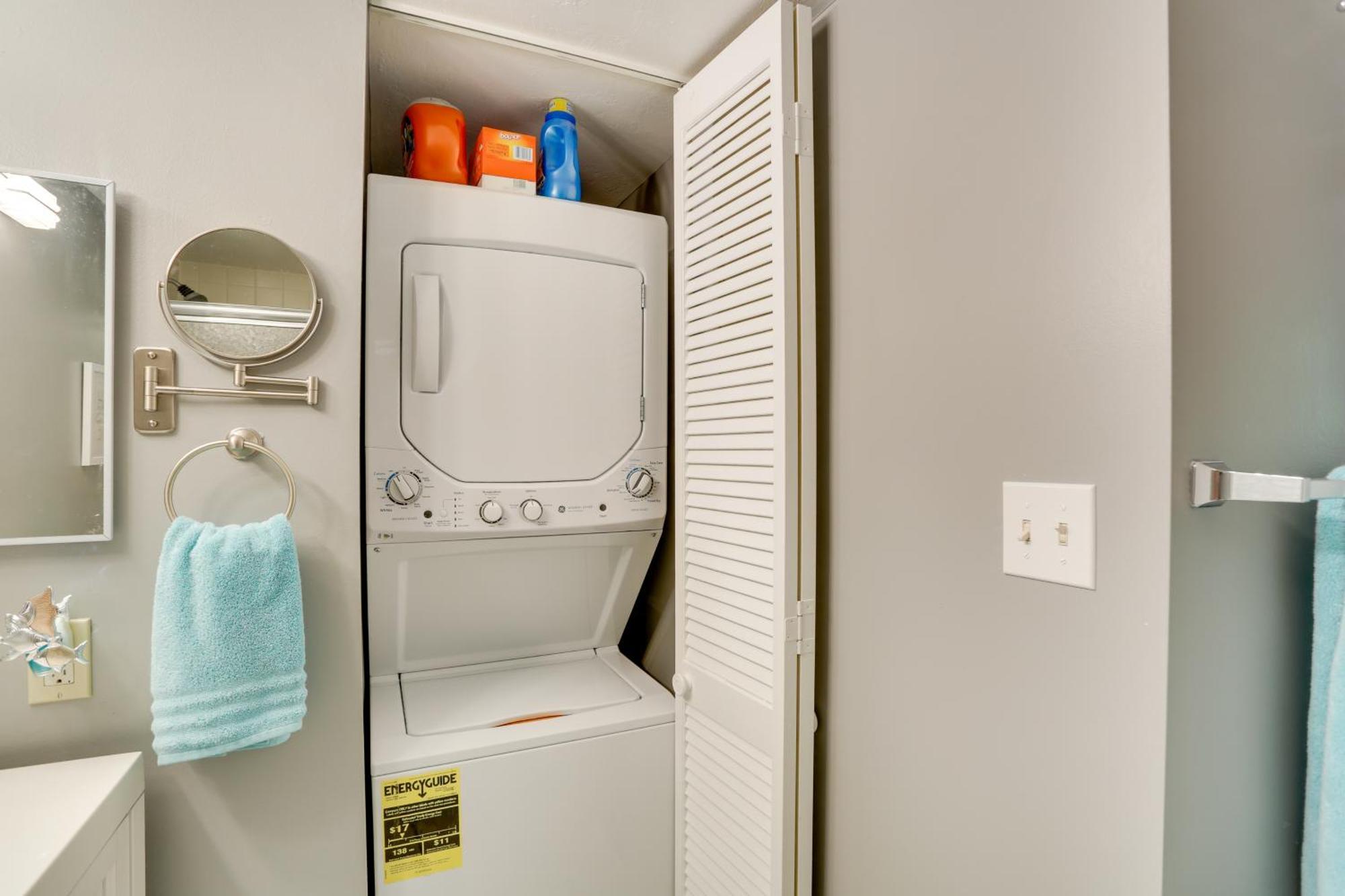 Apartment Vacation With Community Pool! *
