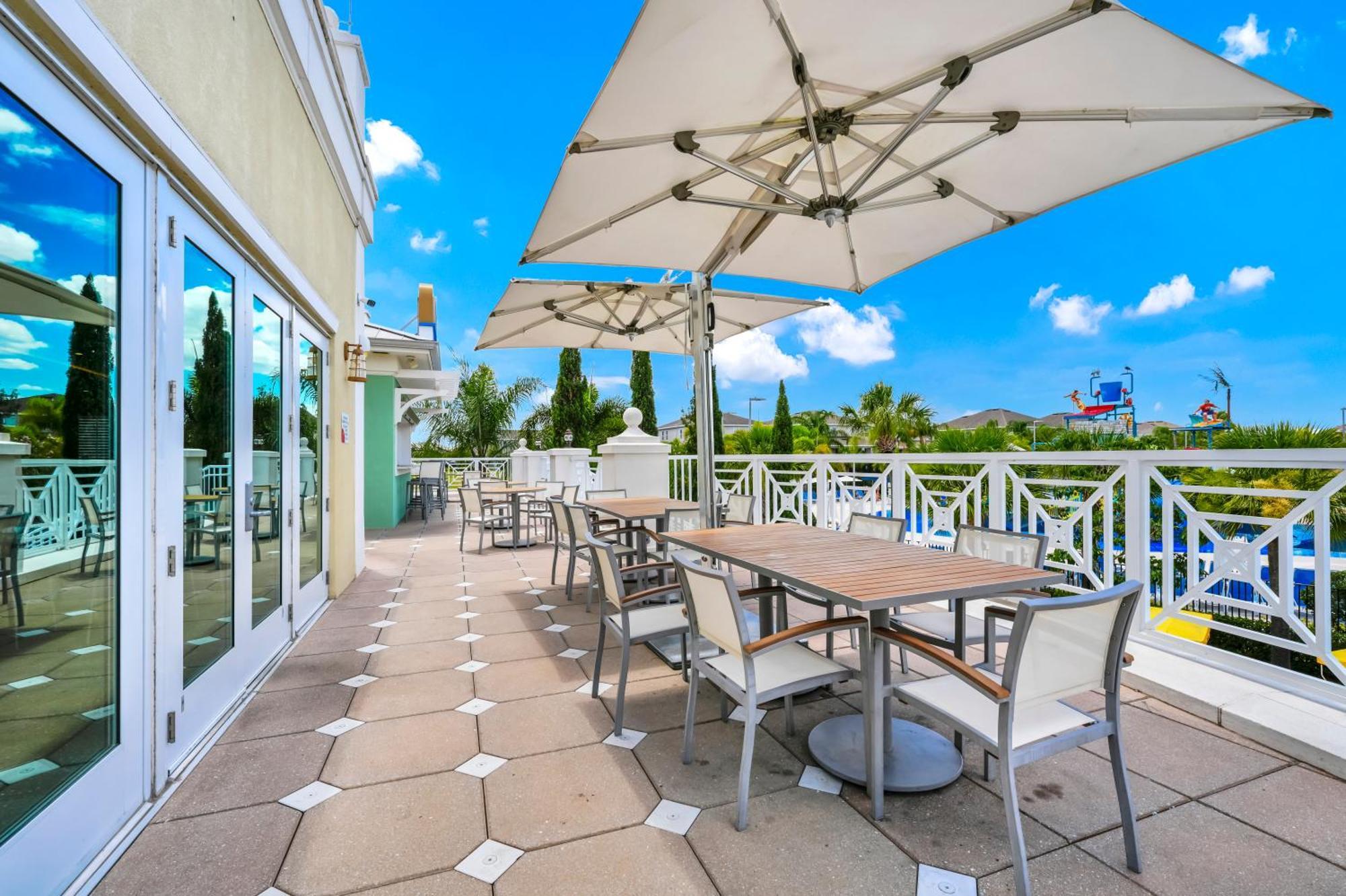 Modern Retreat: Water Park Access & Amenities Orlando