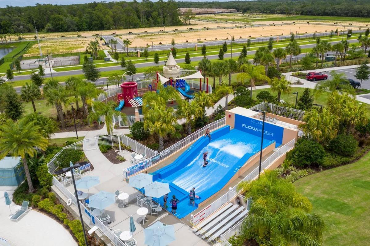 Holiday home 9012 Flowrider Surf Clubhouse Magical With Game Inside *
