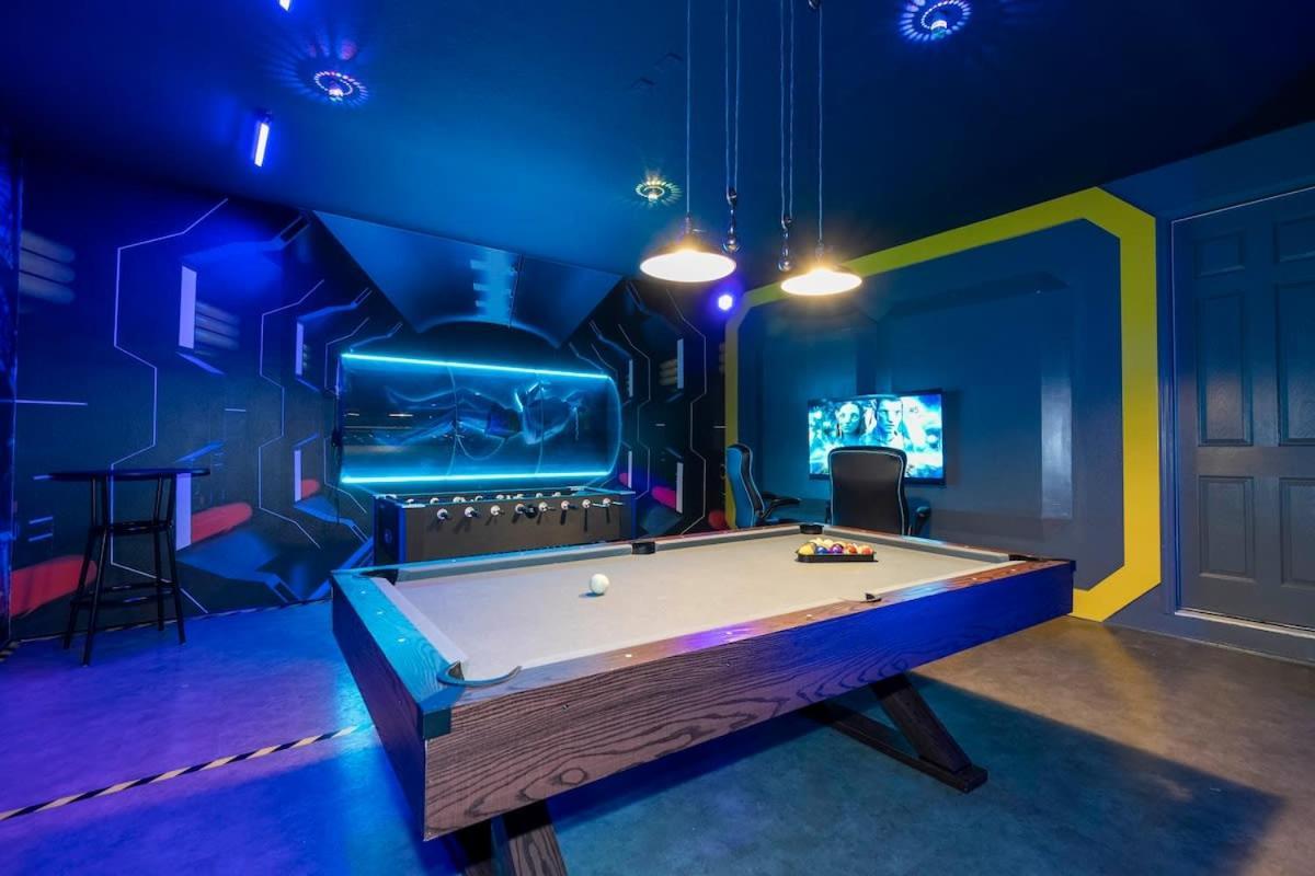 9012 Flowrider Surf Clubhouse Magical With Game Inside