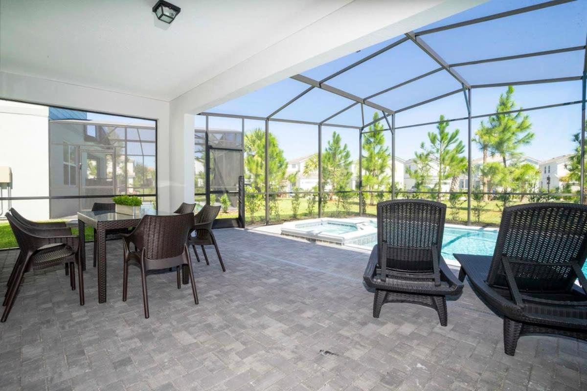 7316 Luxury Near Davenport