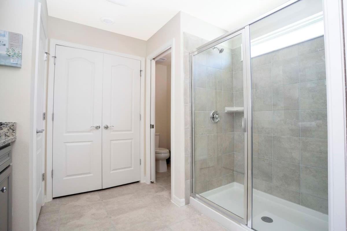 7316 Luxury Near *