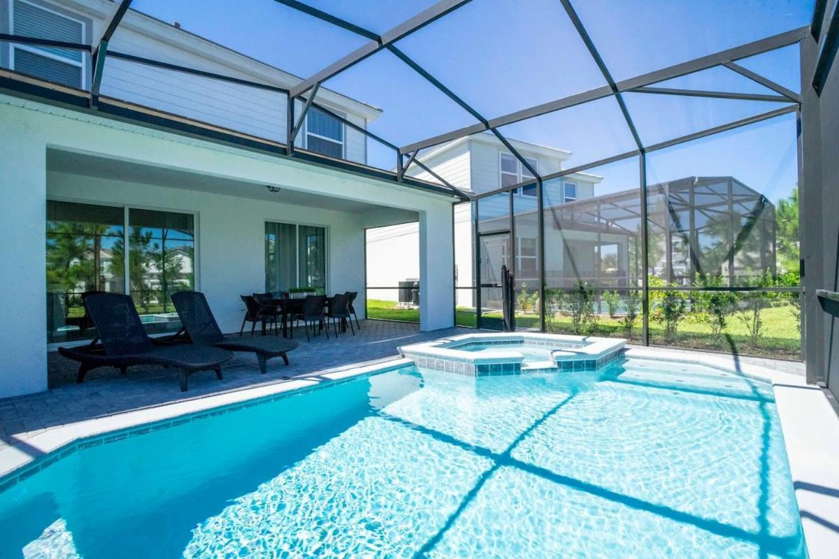 7316 Luxury Near Davenport