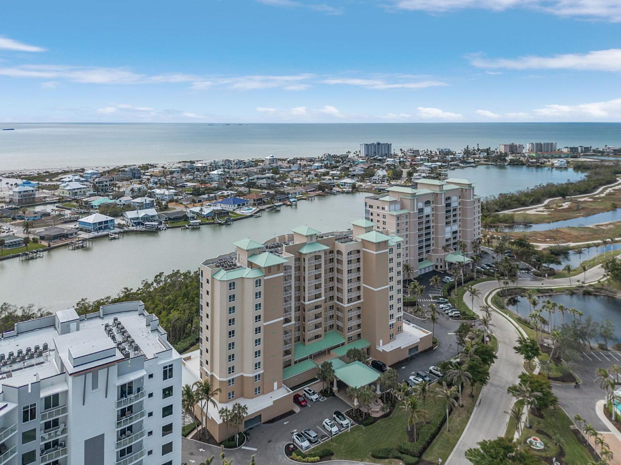 Waterfront W/ Bay Views, Pool & Tennis Court *