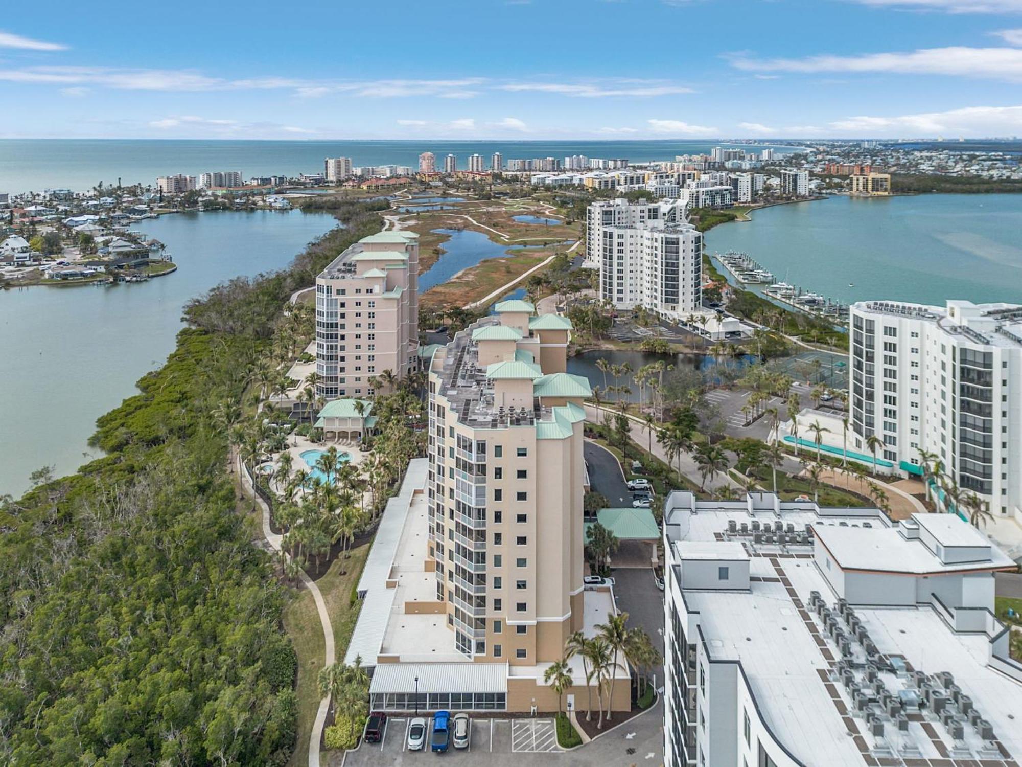 Waterfront W/ Bay Views, Pool & Tennis Court * Fort Myers Beach