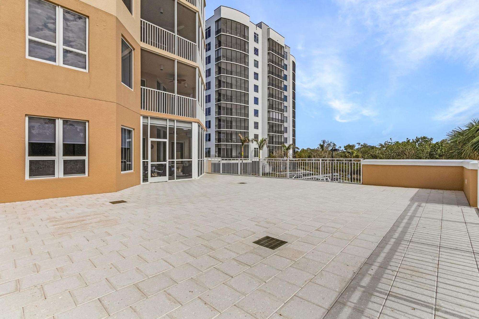 Waterfront W/ Bay Views, Pool & Tennis Court