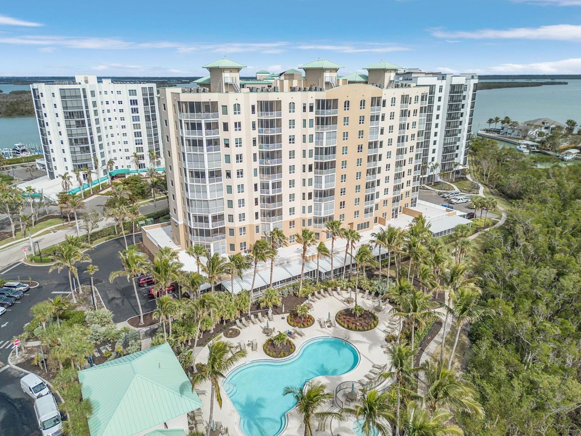 Waterfront W/ Bay Views, Pool & Tennis Court Holiday home Fort Myers Beach