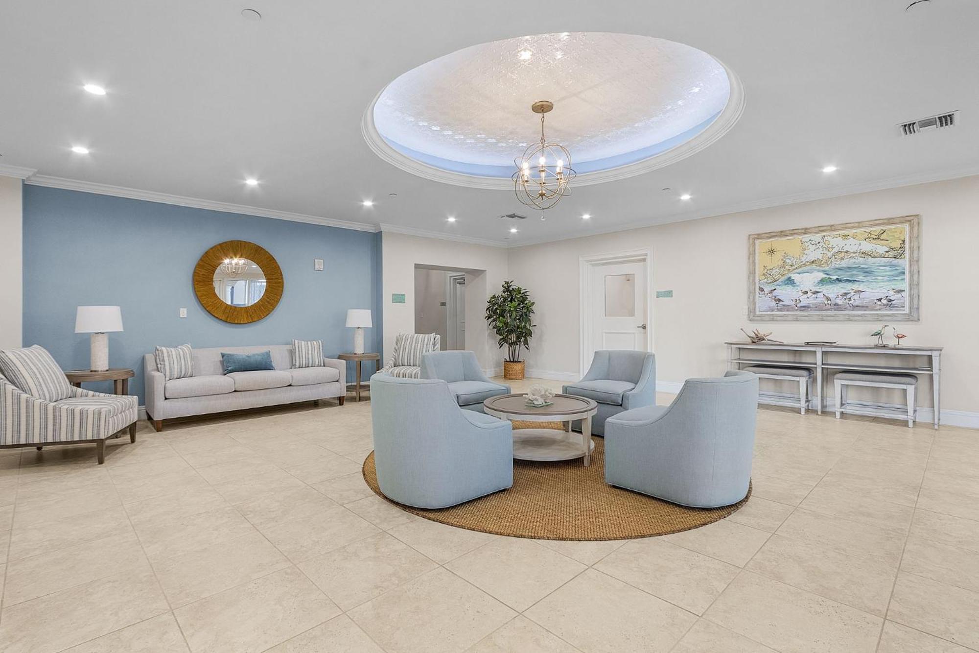 Waterfront W/ Bay Views, Pool & Tennis Court Holiday home