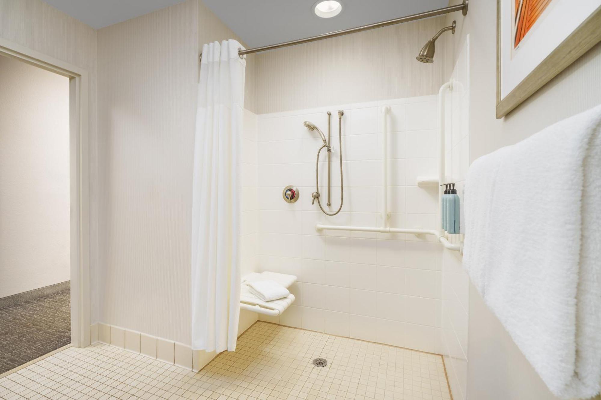 Courtyard By Marriott Hotel 3*