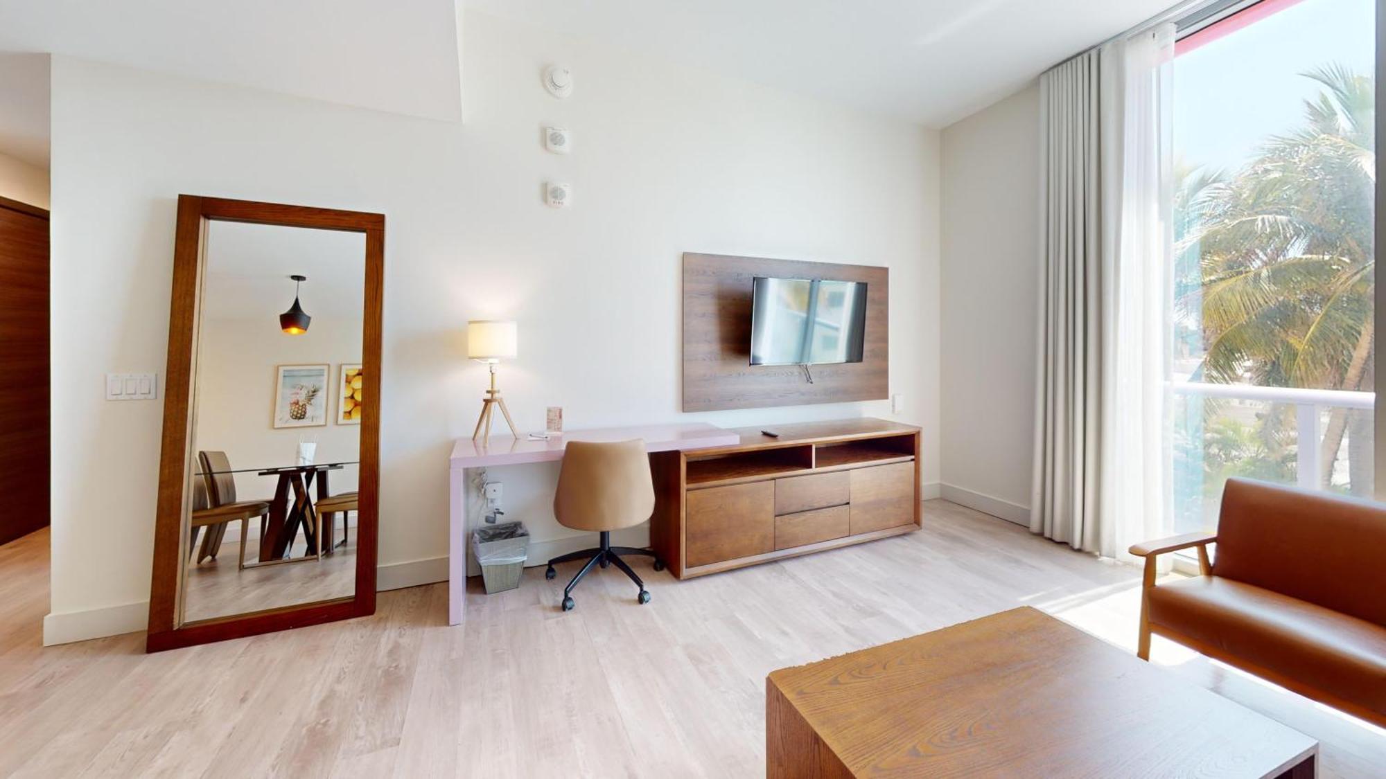 Ch Luxury & On The Apartment *