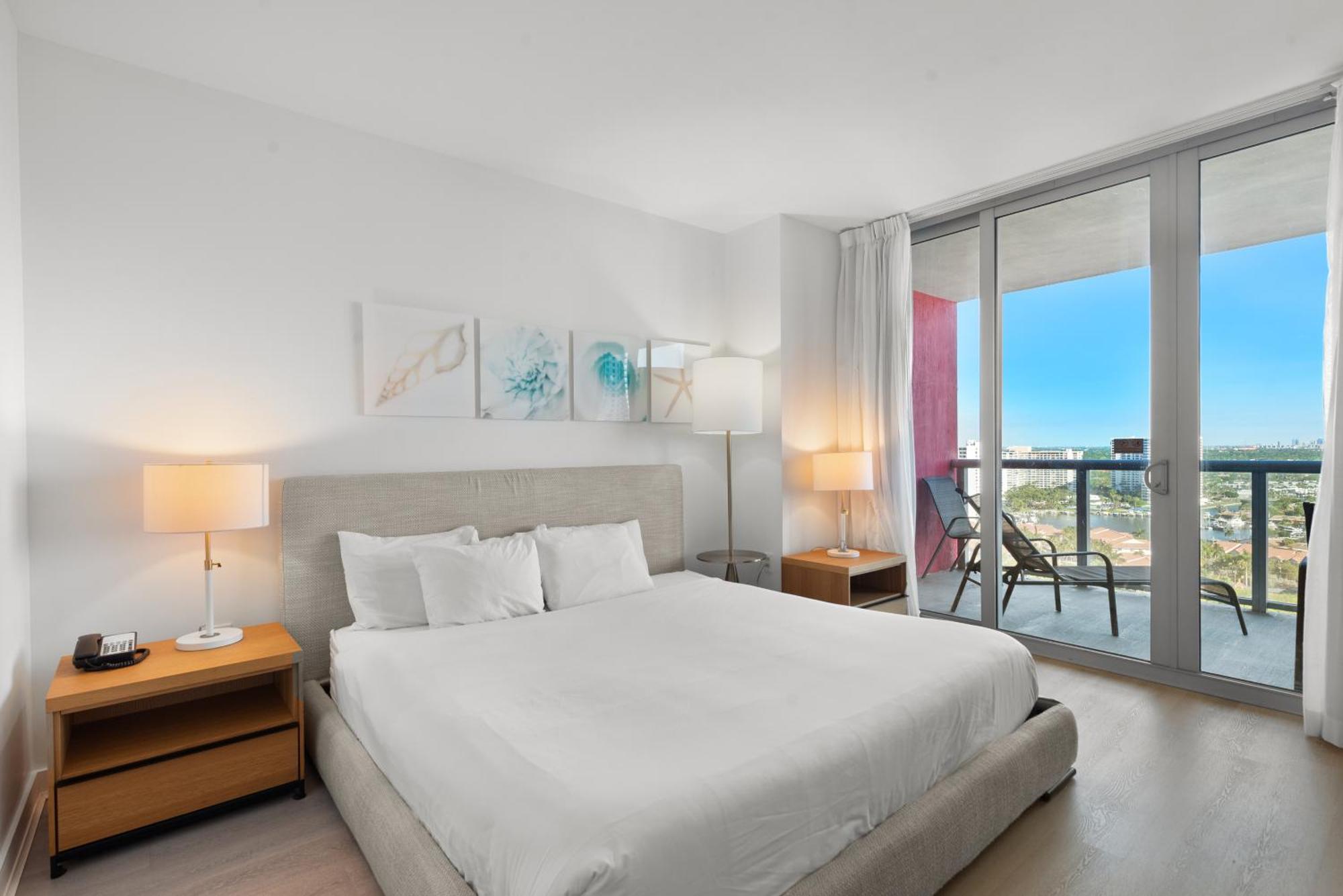 Water View Building With Pool - 5-min Walk To The