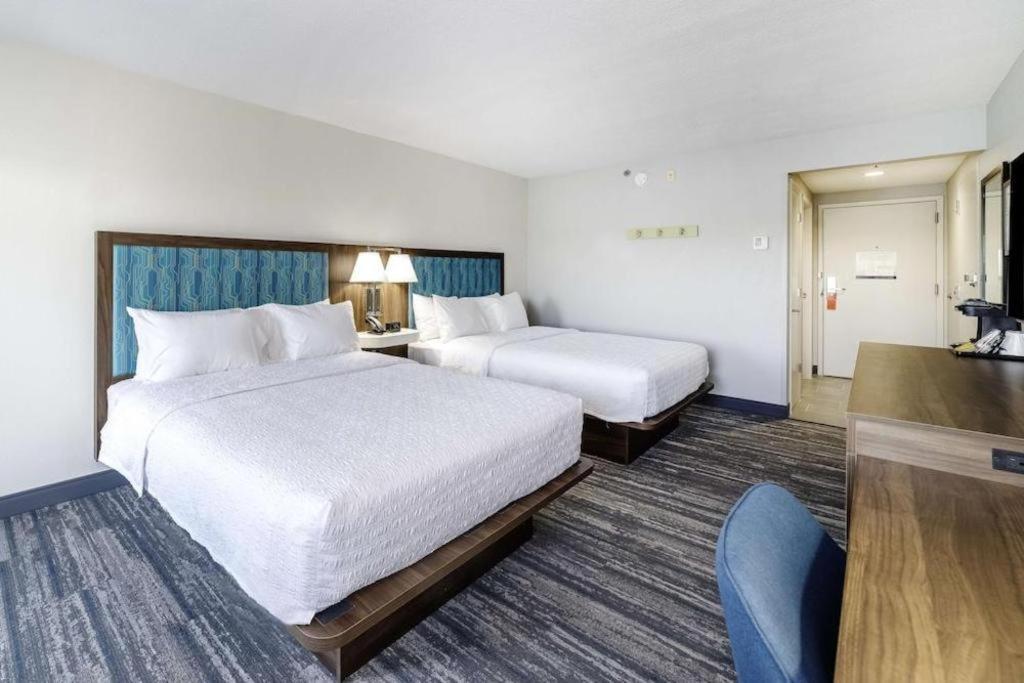 Express & Hotel Port Charlotte