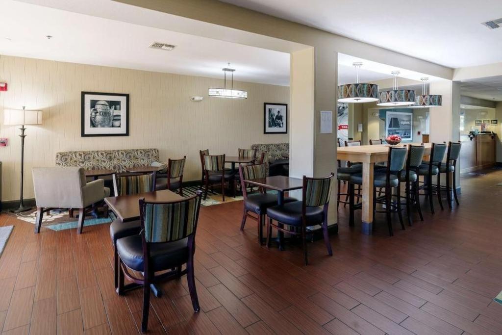 Express & 2* Port Charlotte