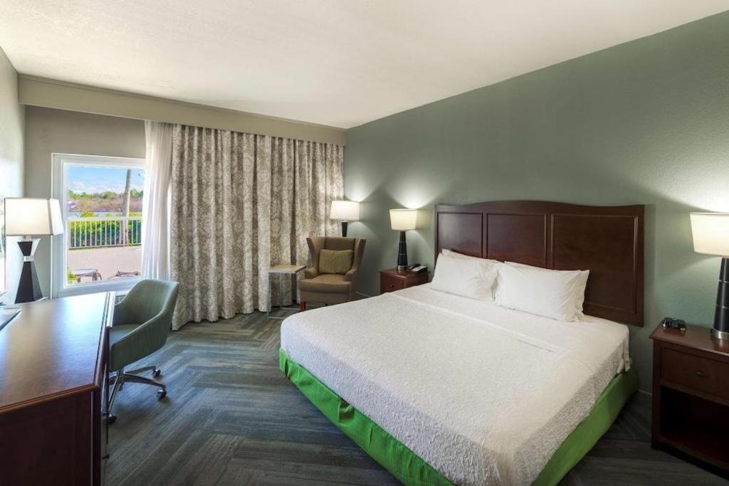 Express & Hotel