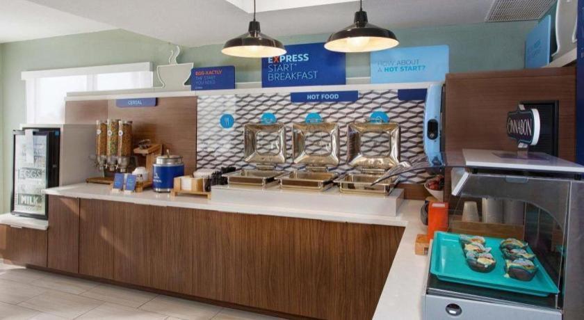 Hotel Express & Port Charlotte