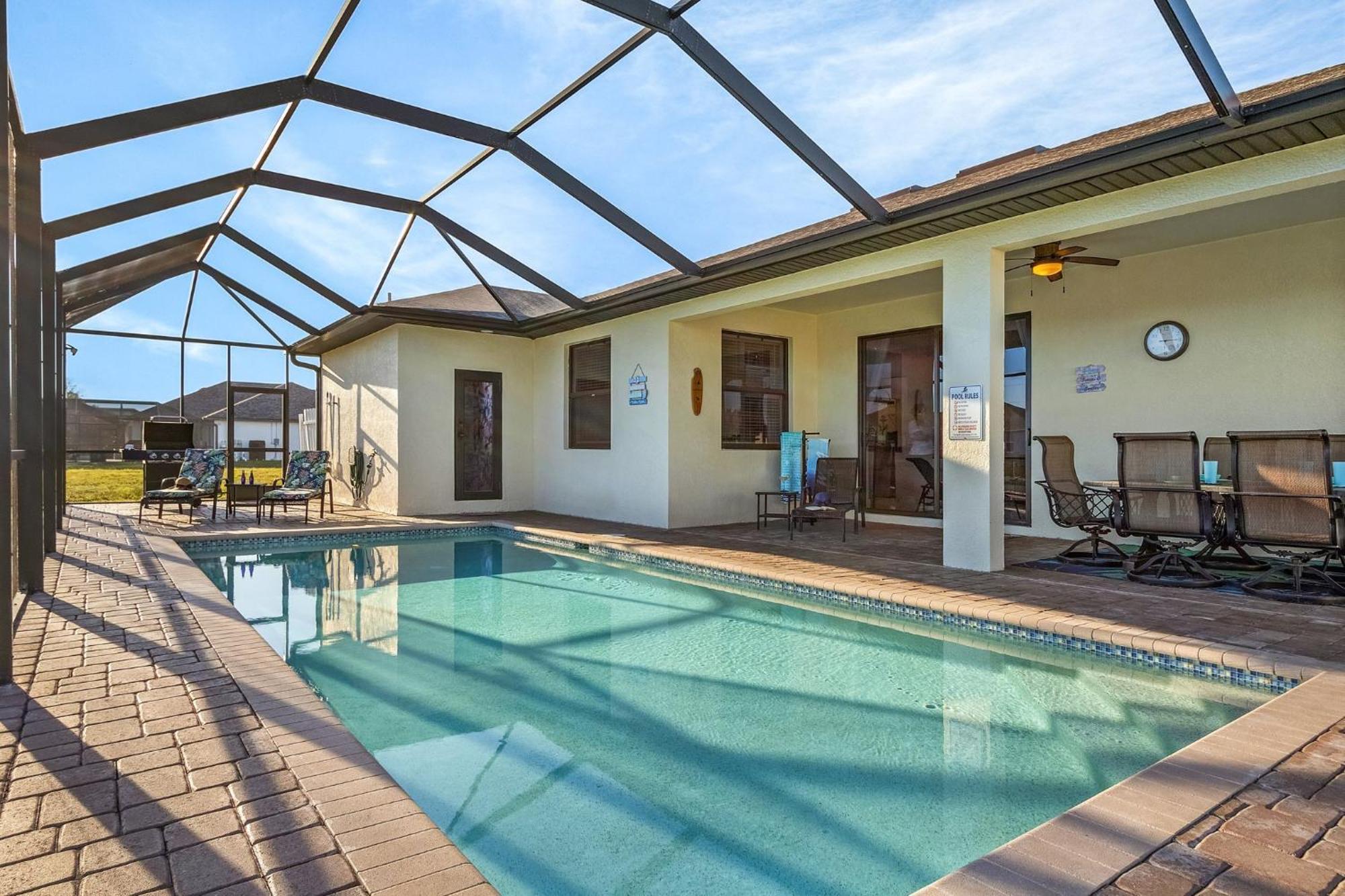 Heated Pool, Dock & Bicycles - Endless Sunshine - Roelens
