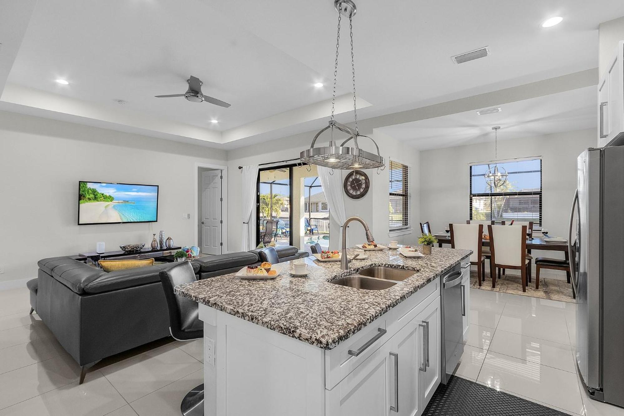 Heated Pool, Dock & Bicycles - Endless Sunshine - Roelens Holiday home Cape Coral