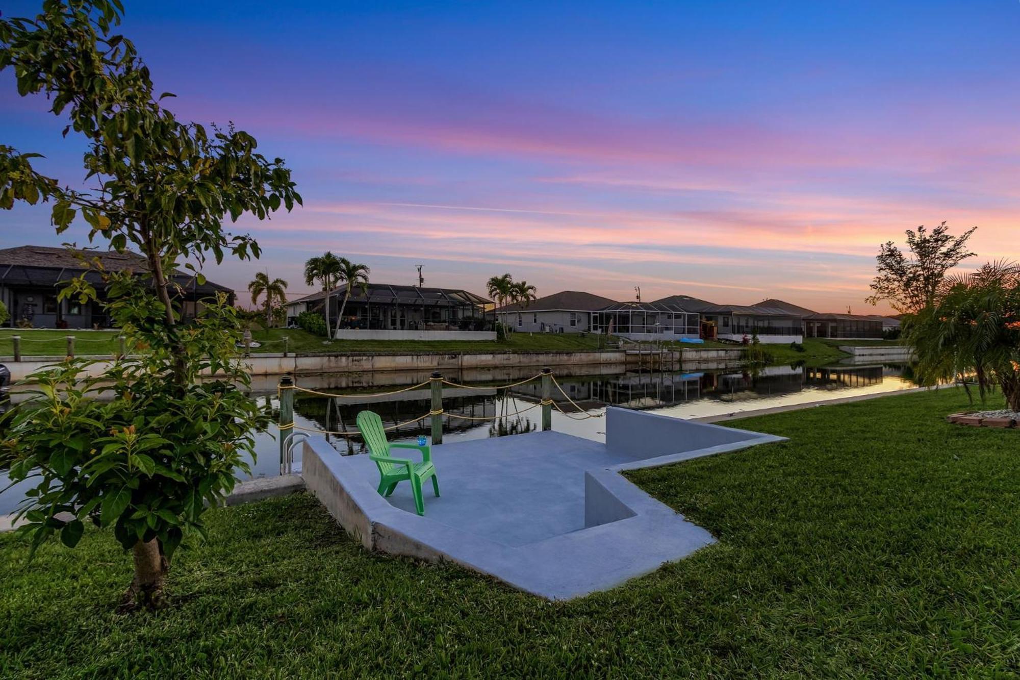 Heated Pool, Dock & Bicycles - Endless Sunshine - Roelens