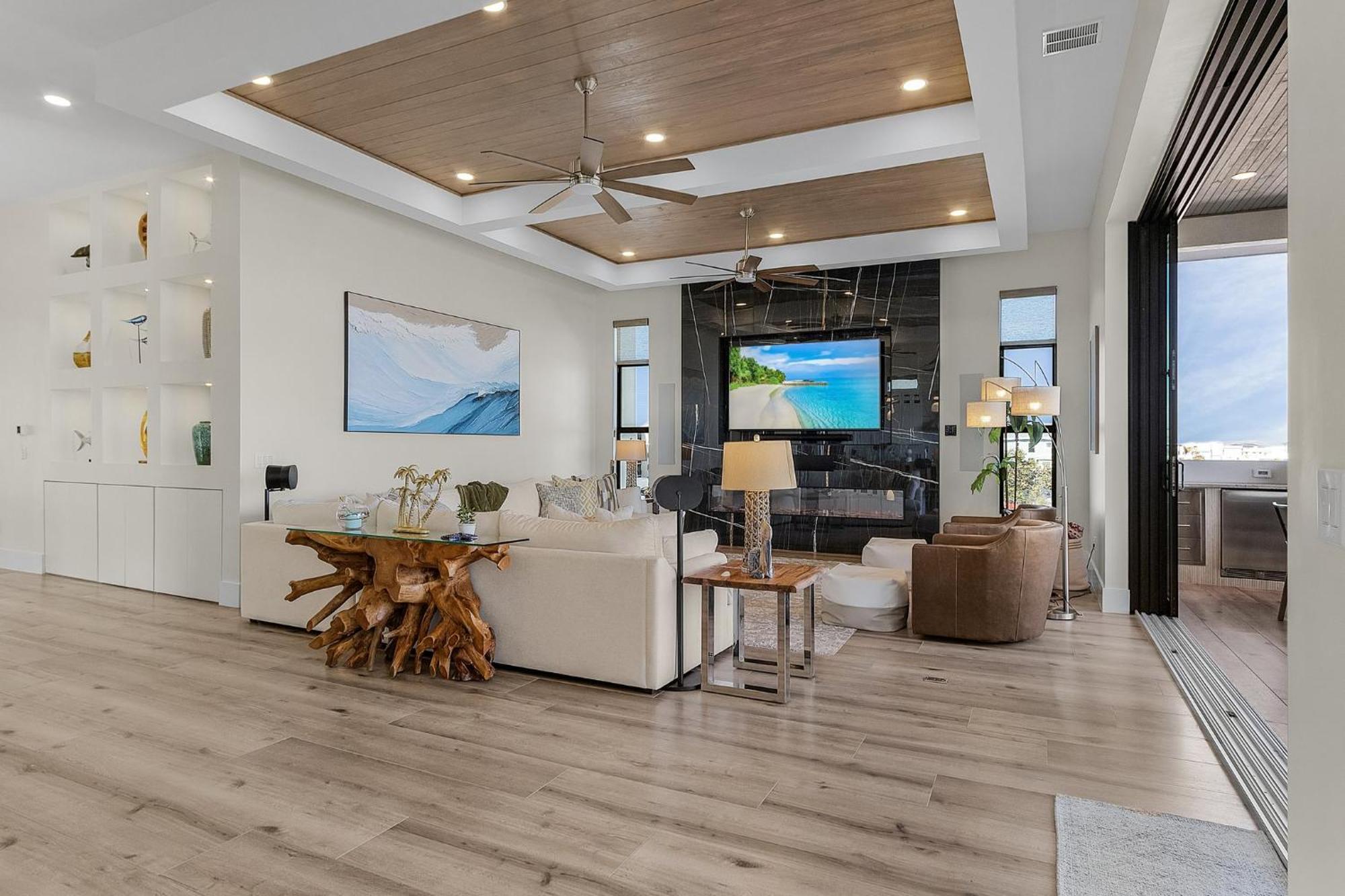 749 Paradise Pointe *