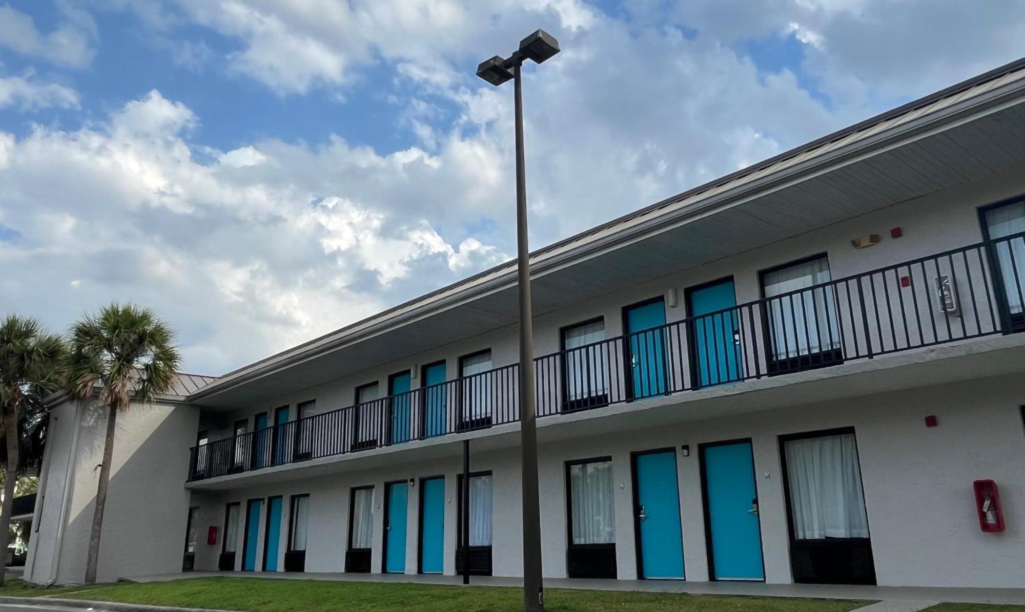 Hotel Clarion & Kissimmee-lake Buena Vista South 3*