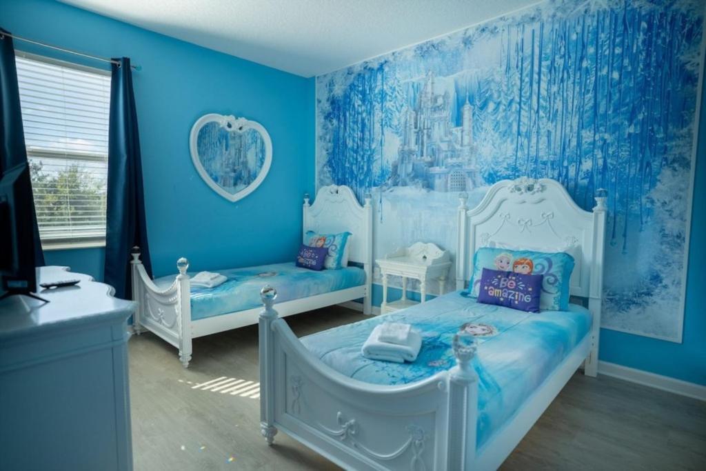 9br Dream Vacation W- View No Carpet Villa Kissimmee