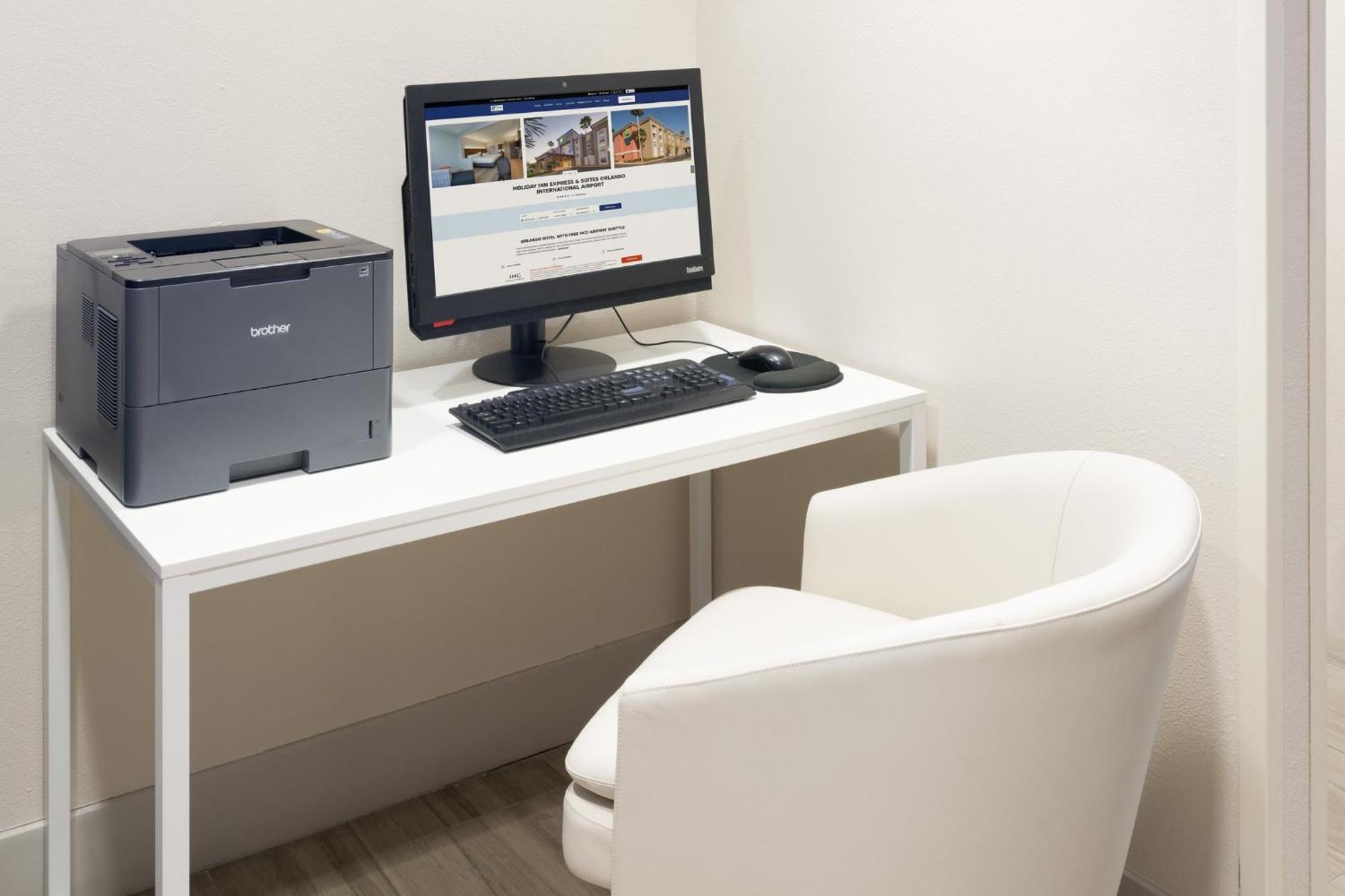 Express & International Airport By Ihg