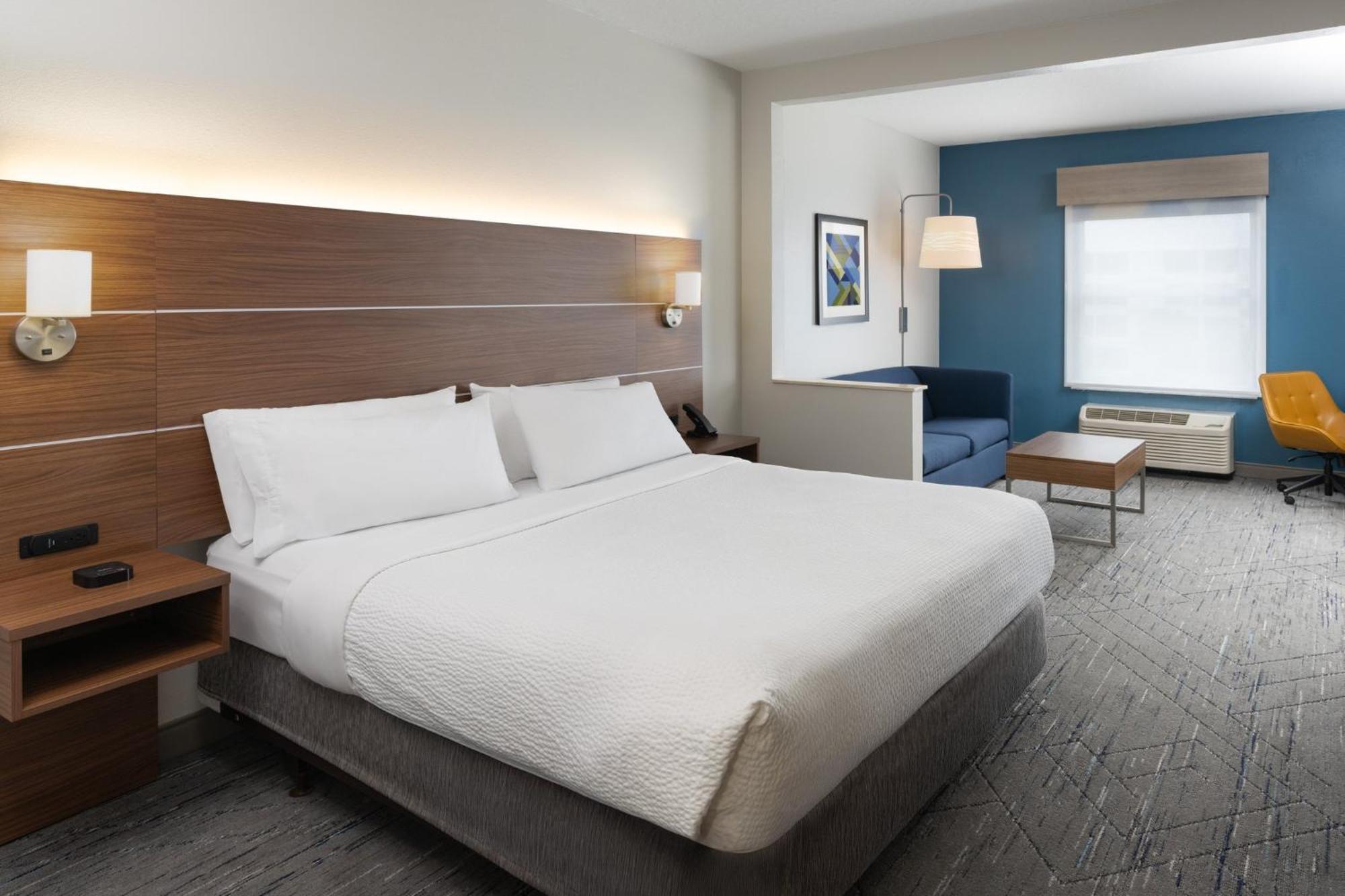 Express & International Airport By Ihg 2*