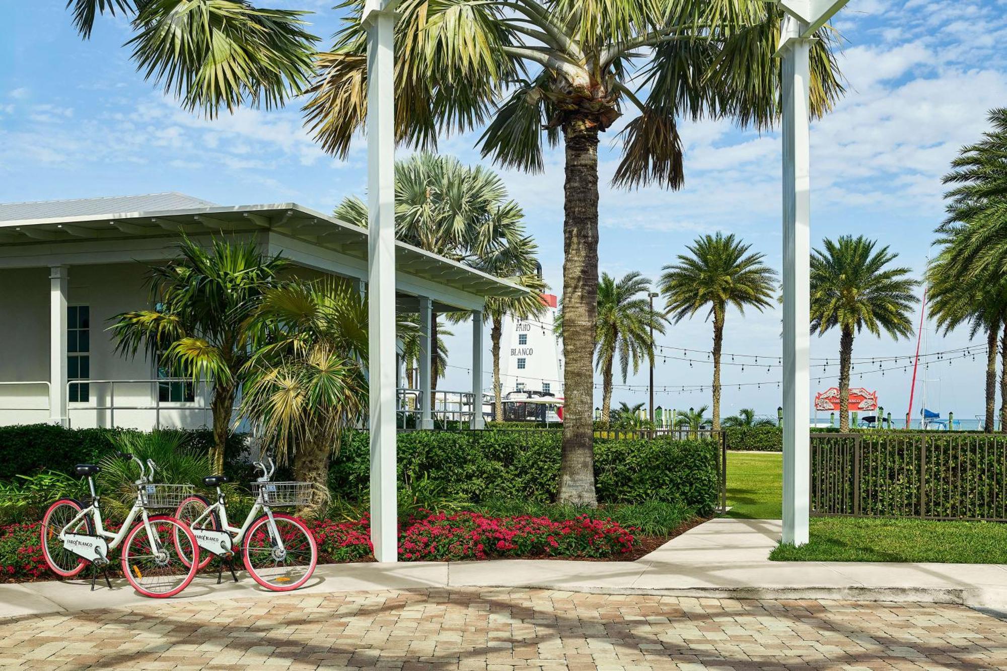 Faro Blanco & Yacht Club Marathon, Curio By Hilton 4*