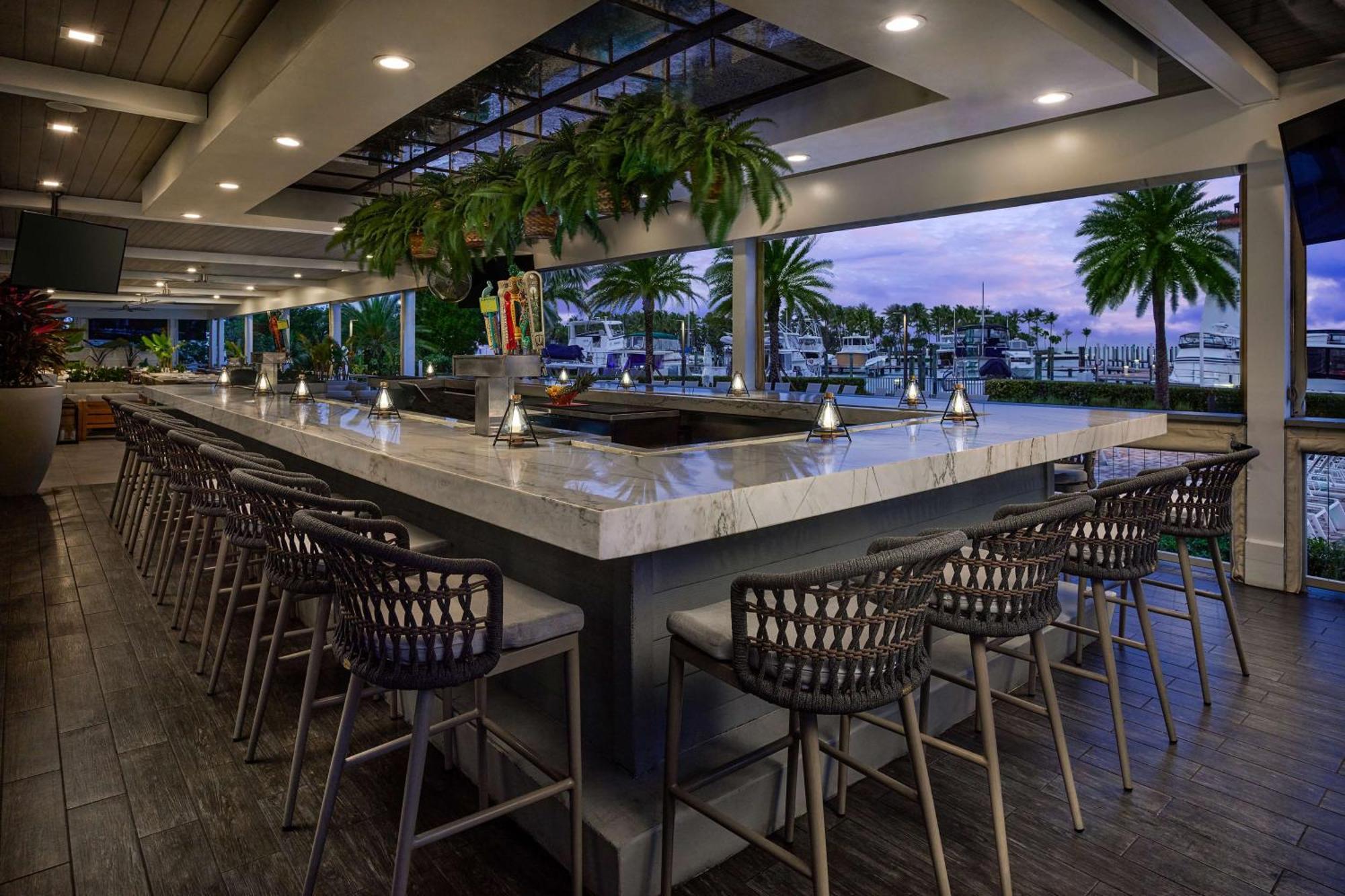 Faro Blanco & Yacht Club Marathon, Curio By Hilton 4* Marathon