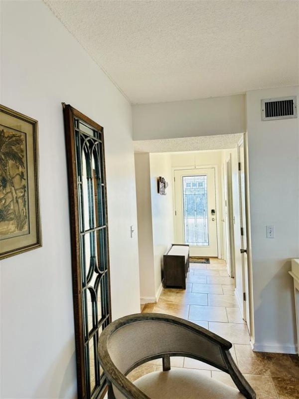 854 S Fletcher