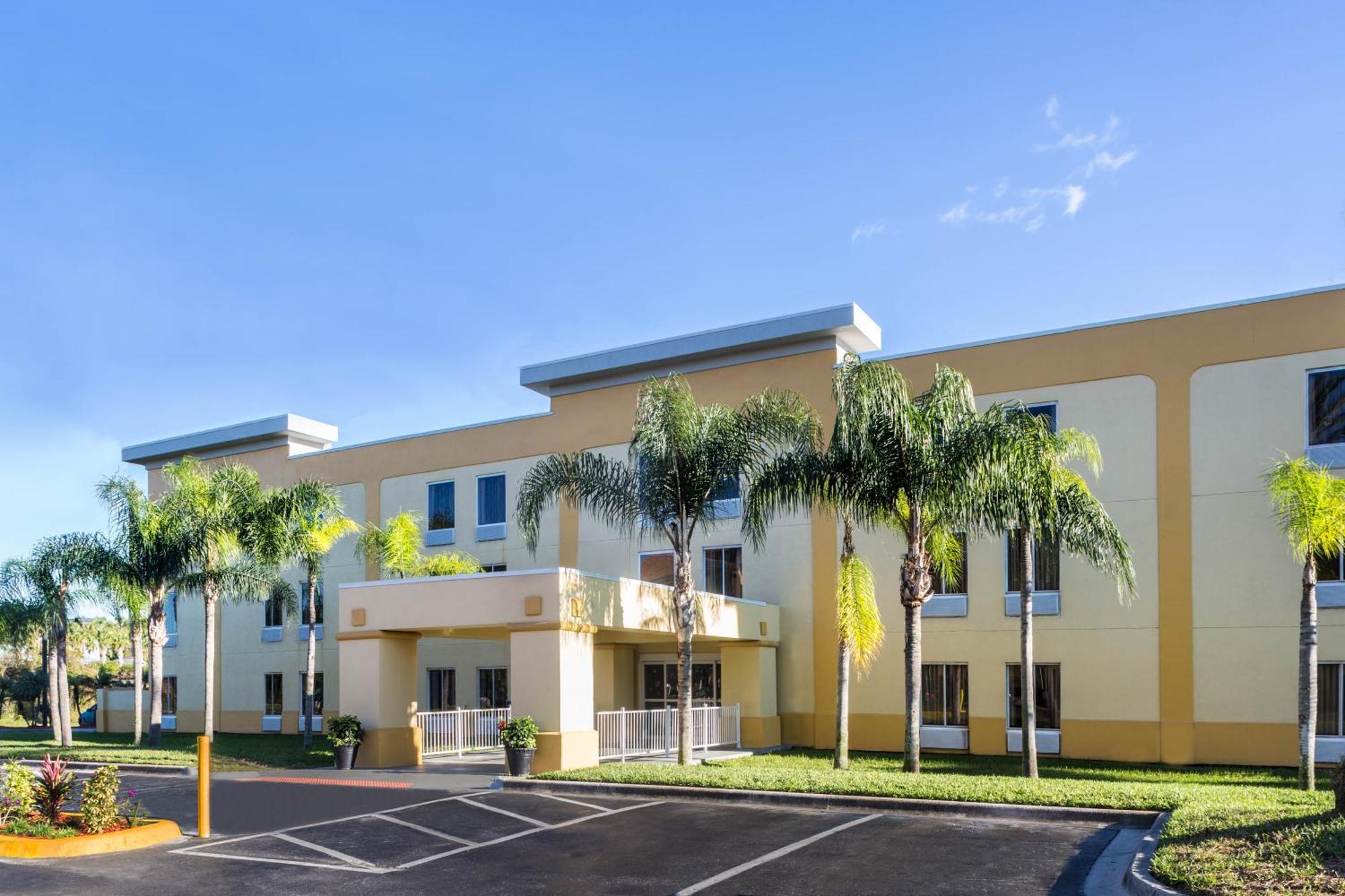 La Quinta By Wyndham Universal Area - Free Shuttle To Universal Hotel 3*