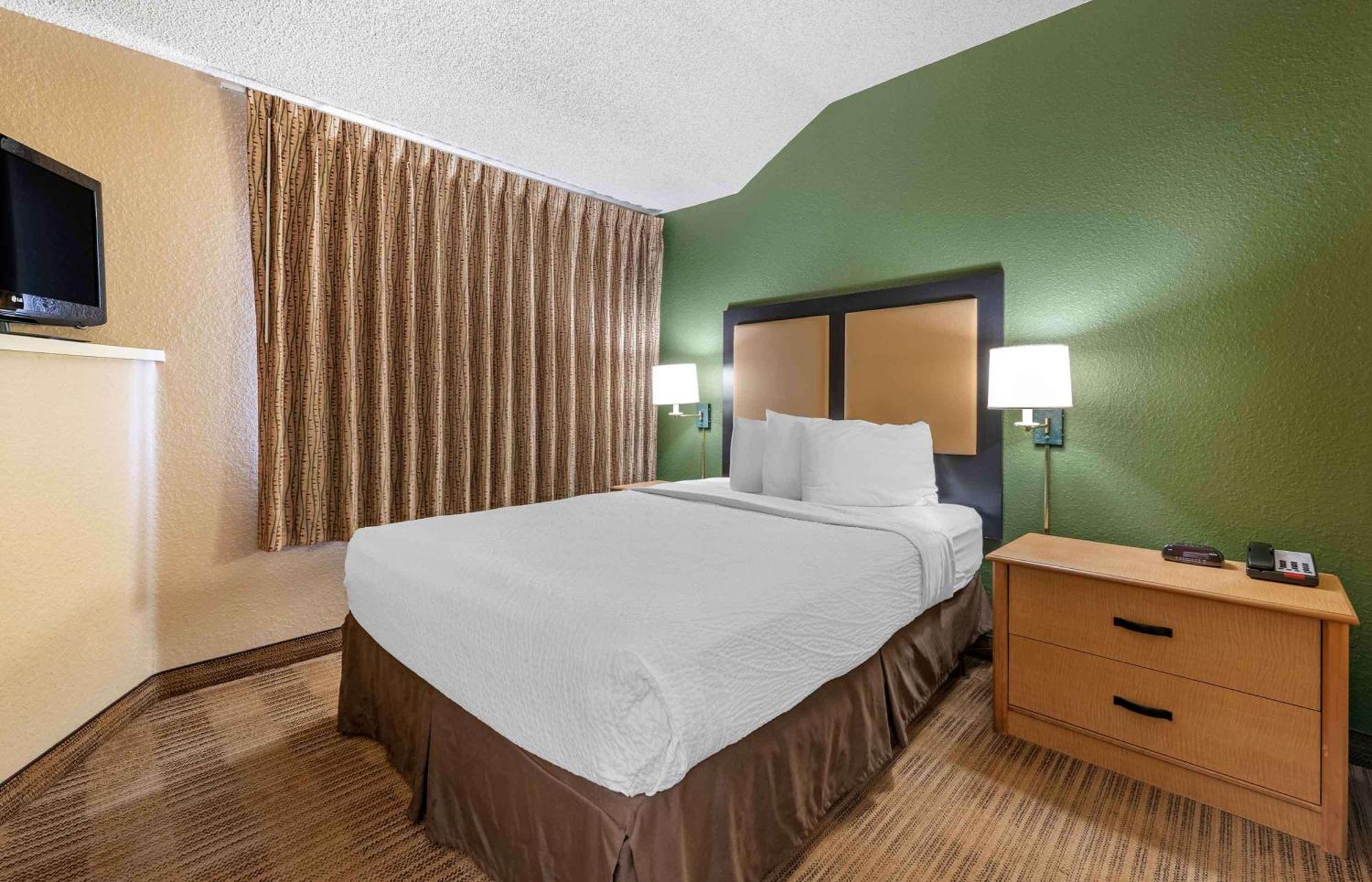 Extended America Select - Orlando - Mary - 1040 Greenwood Blvd 2*