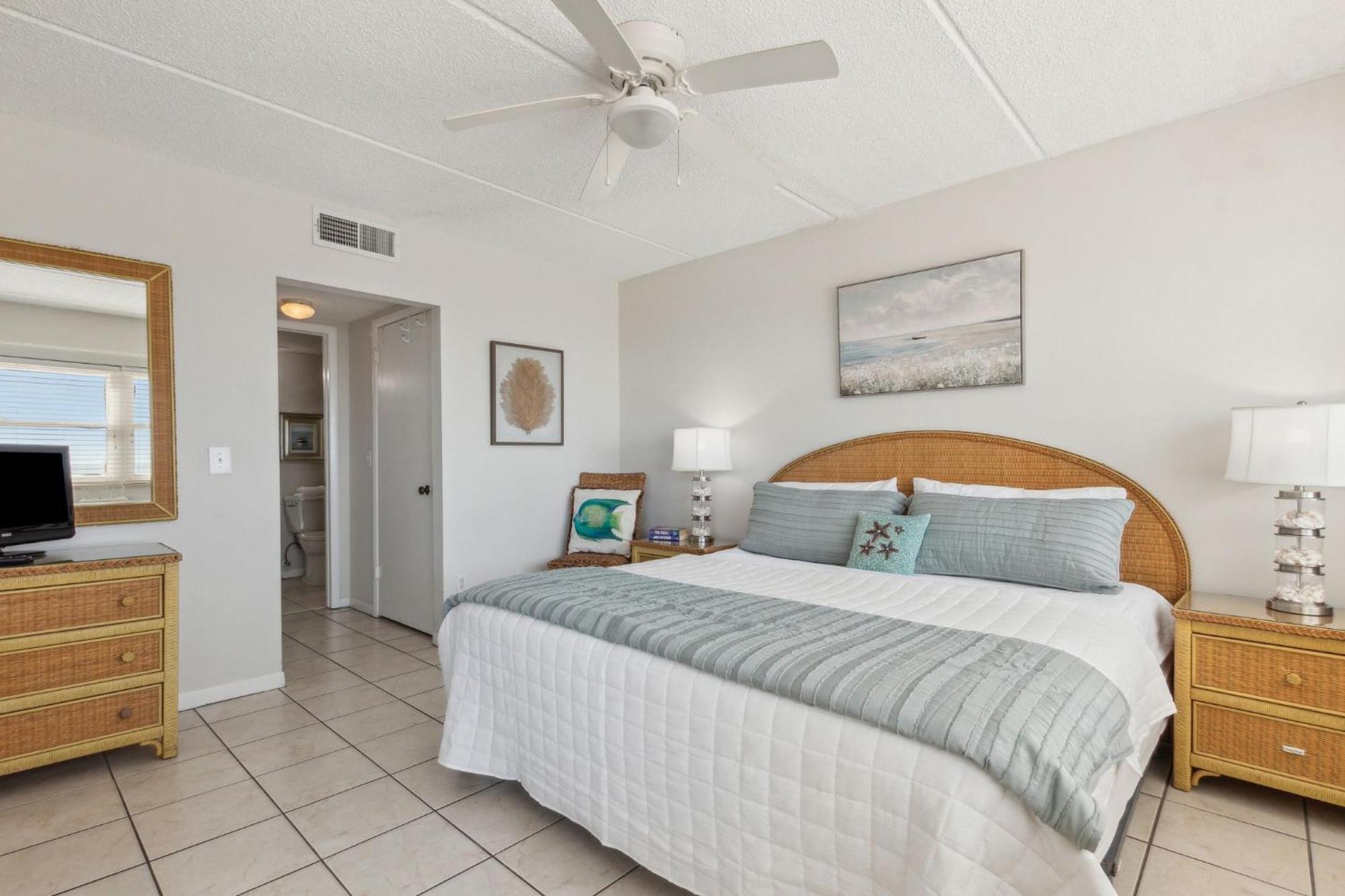 Apartment Short Walk To The Fernandina Beach