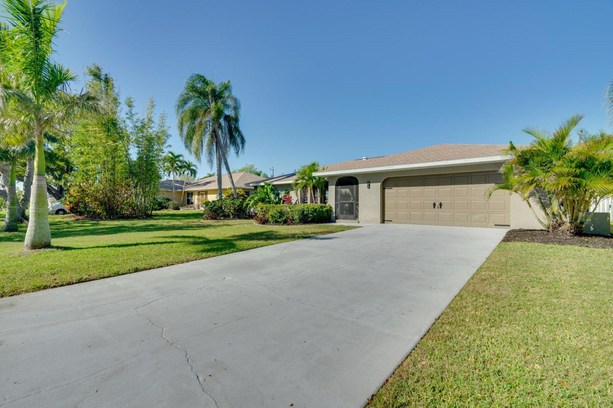 Coastal Retreat With Grill 4 Mi To Dtwn Cape Coral! * Cape Coral