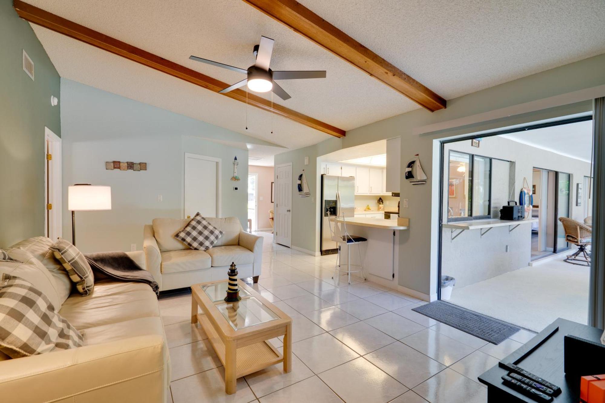 Coastal Retreat With Grill 4 Mi To Dtwn Cape Coral! *