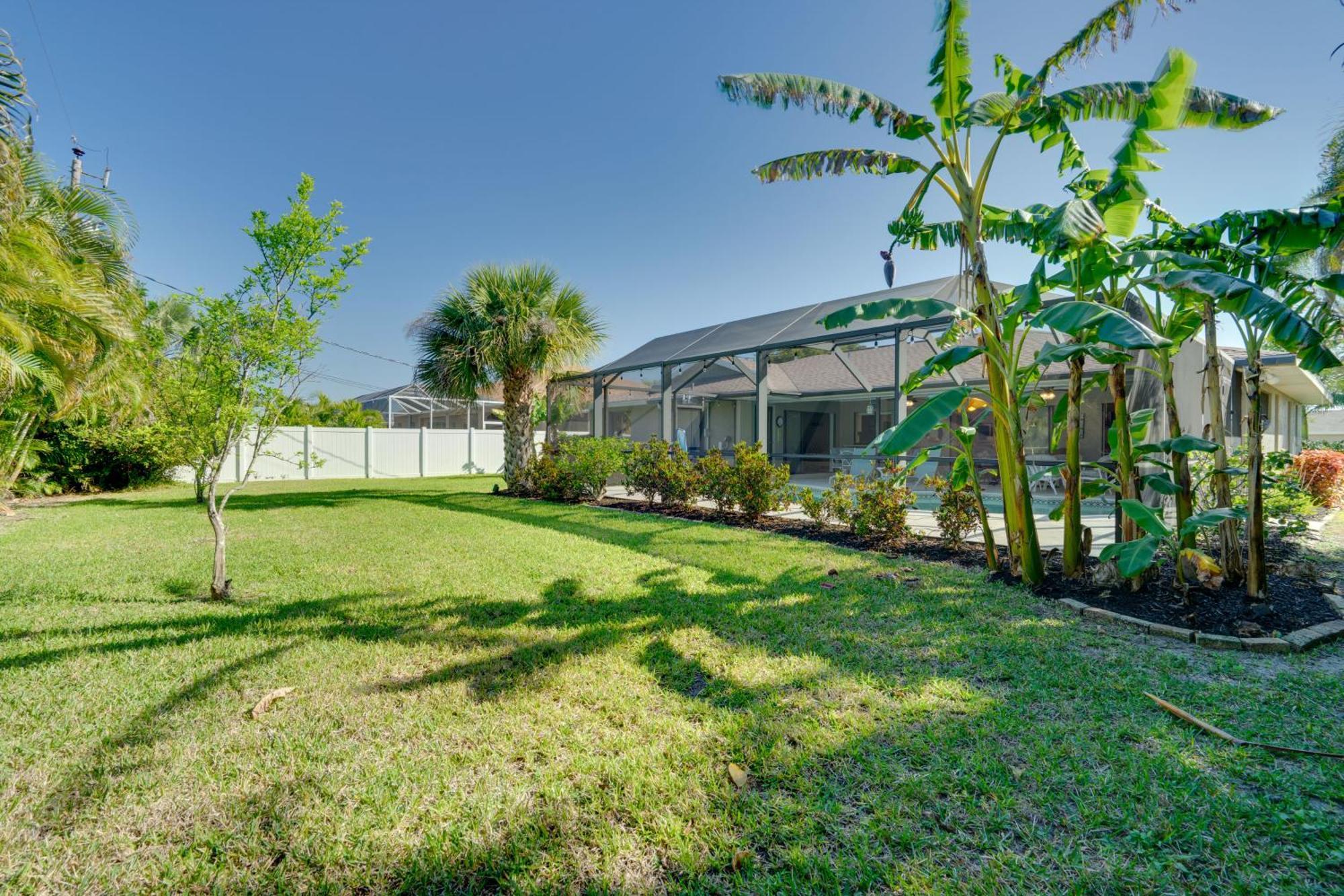 Holiday home Coastal Retreat With Grill 4 Mi To Dtwn Cape Coral! *