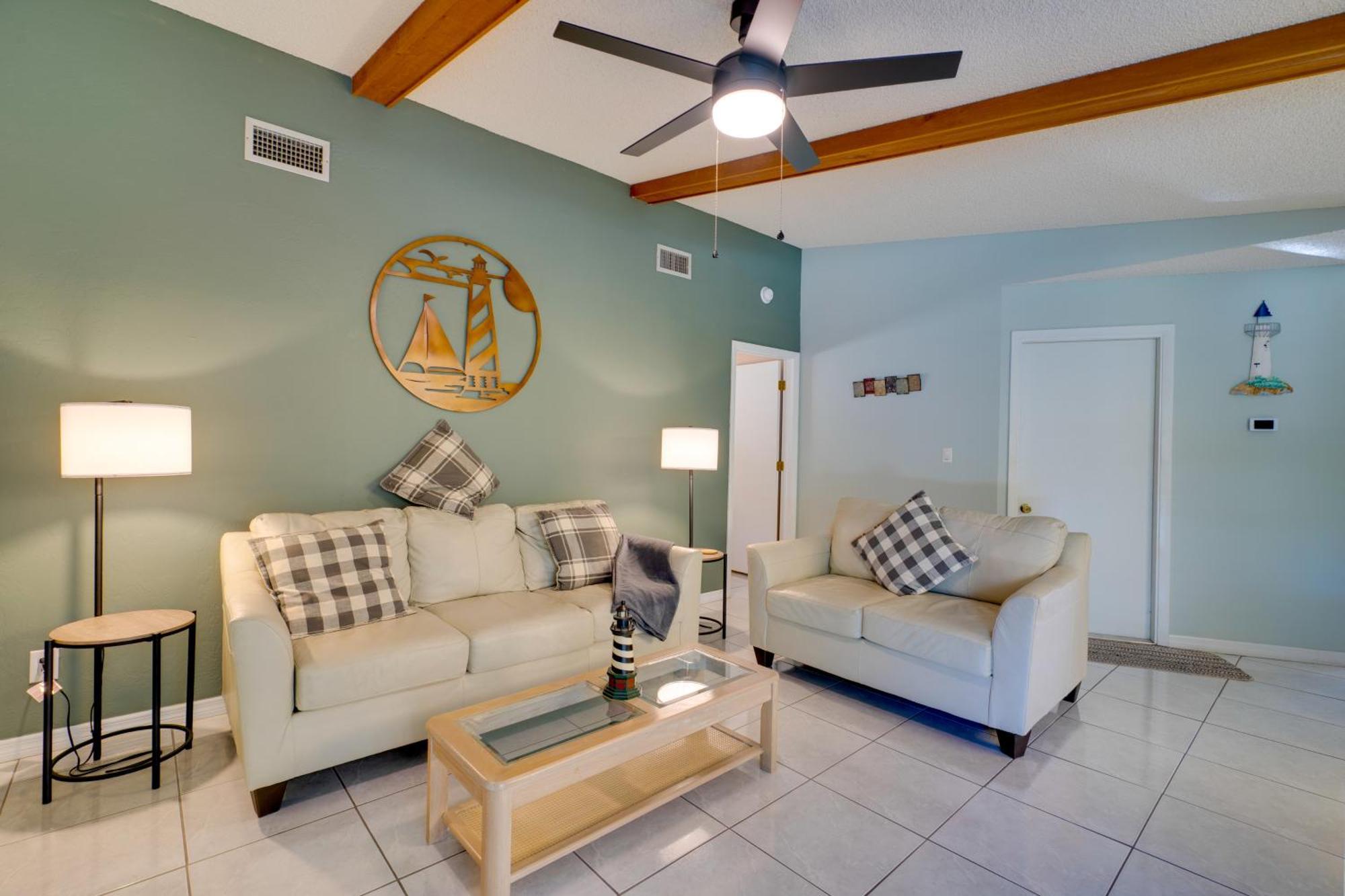 Coastal Retreat With Grill 4 Mi To Dtwn Cape Coral! Cape Coral