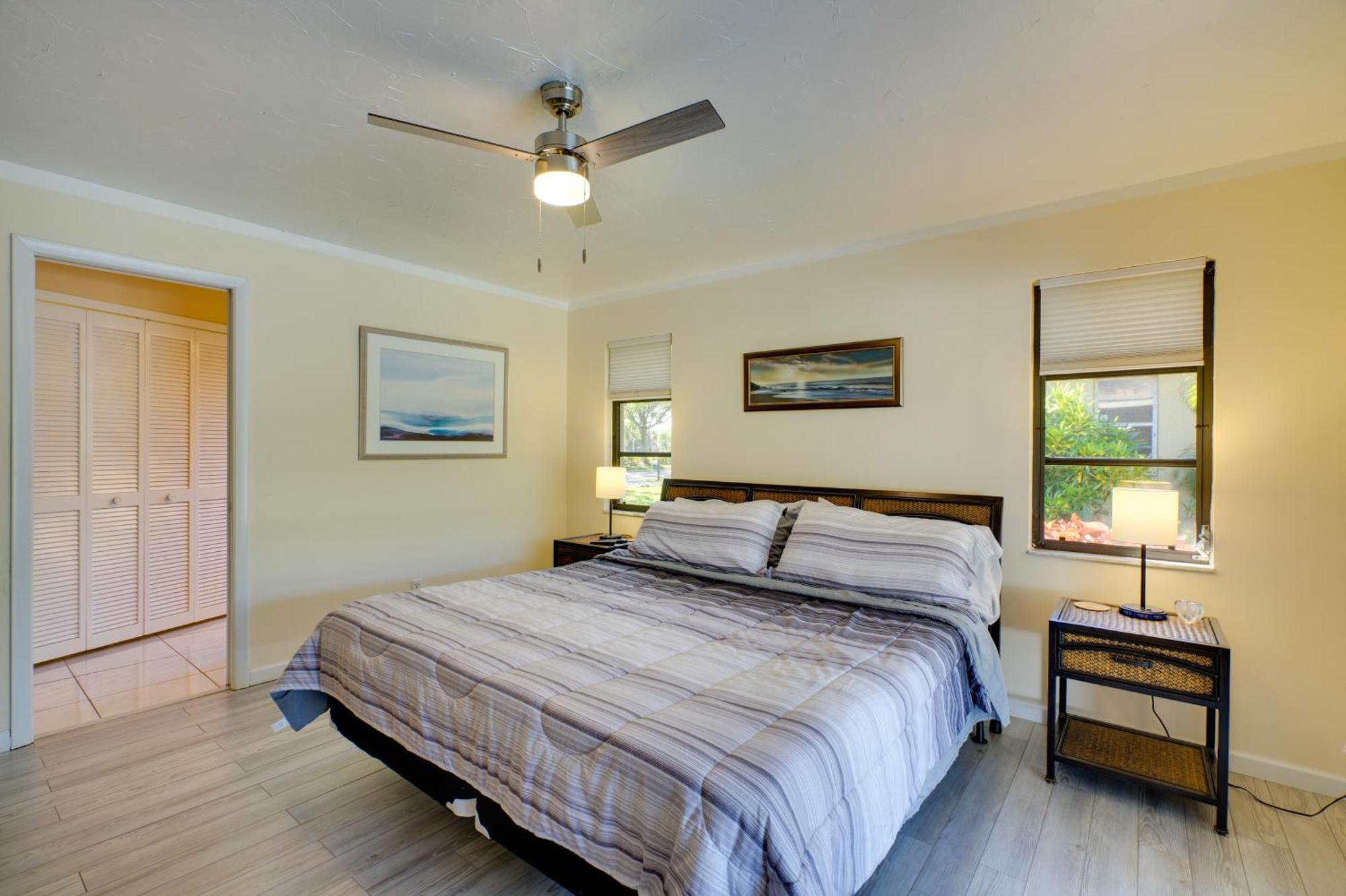 Holiday home Coastal Retreat With Grill 4 Mi To Dtwn Cape Coral!
