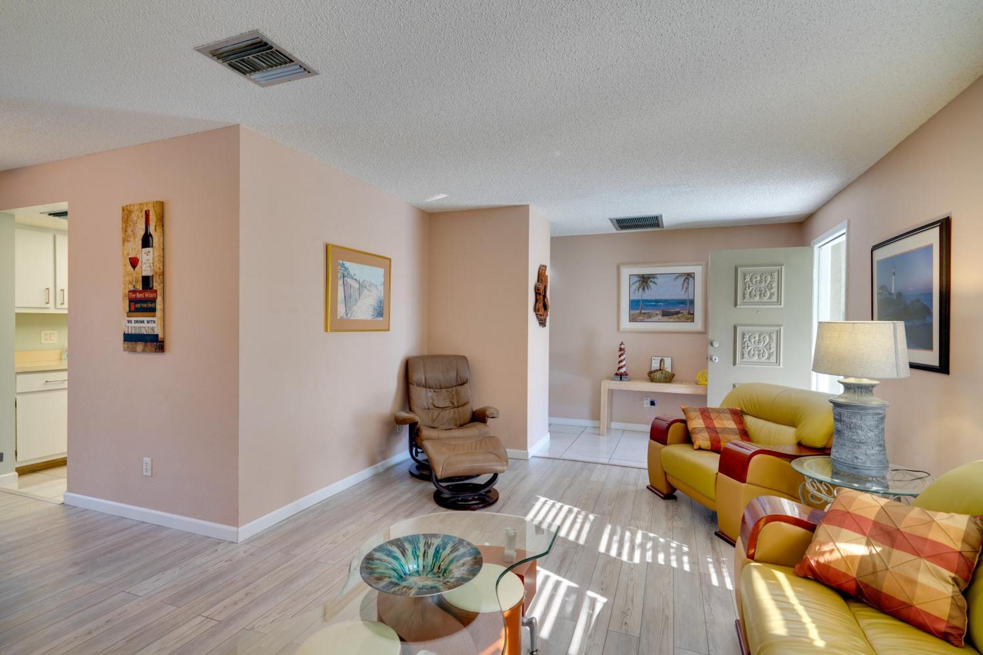 Coastal Retreat With Grill 4 Mi To Dtwn Cape Coral! Holiday home Cape Coral