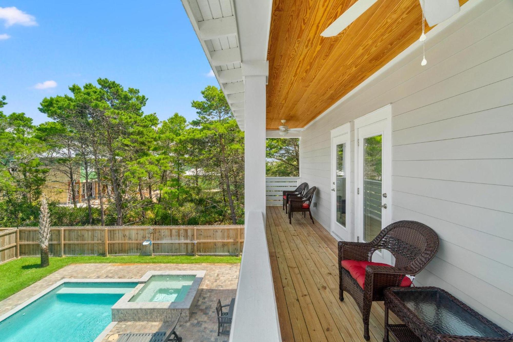 The Emperor With Jetted Pool And Game Holiday home Destin
