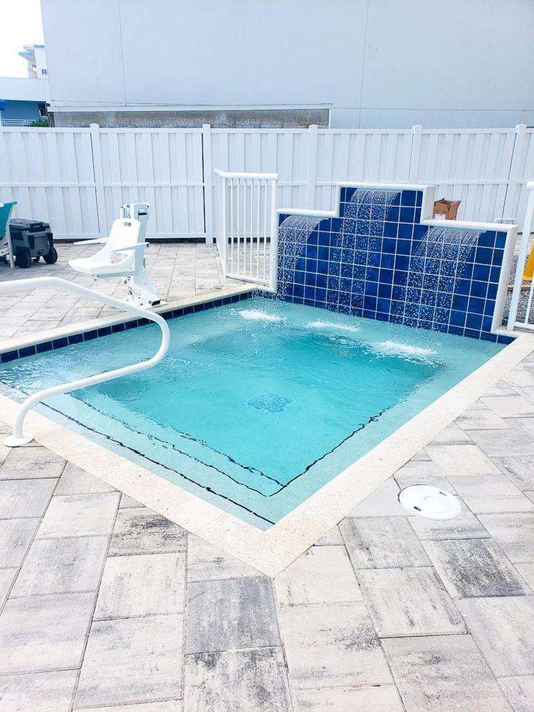 The Maverick 3* Ormond Beach