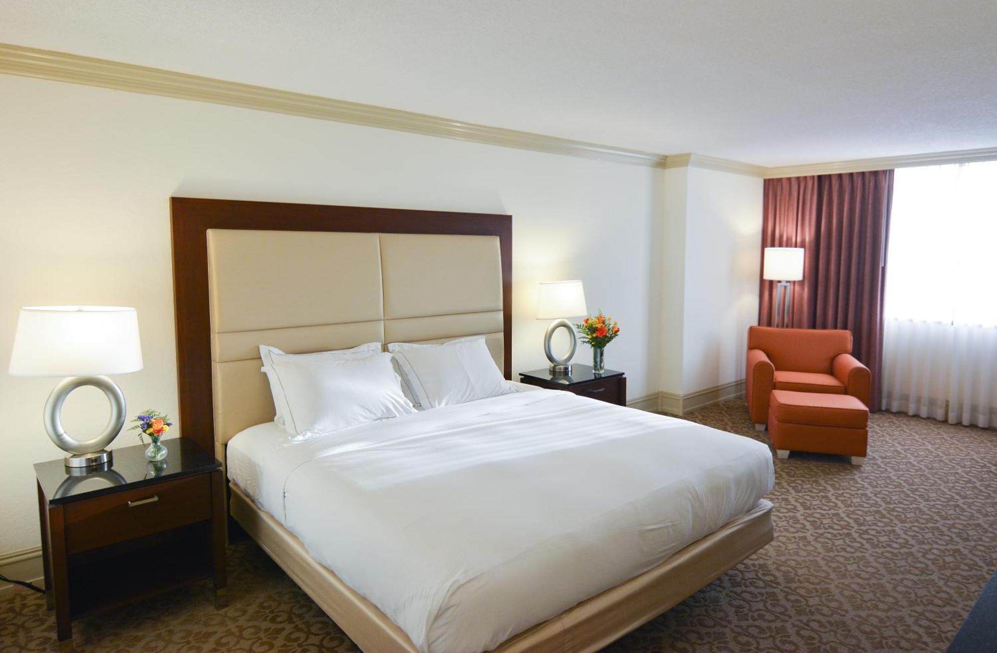 Hilton Palm Pbi Cloud Lake